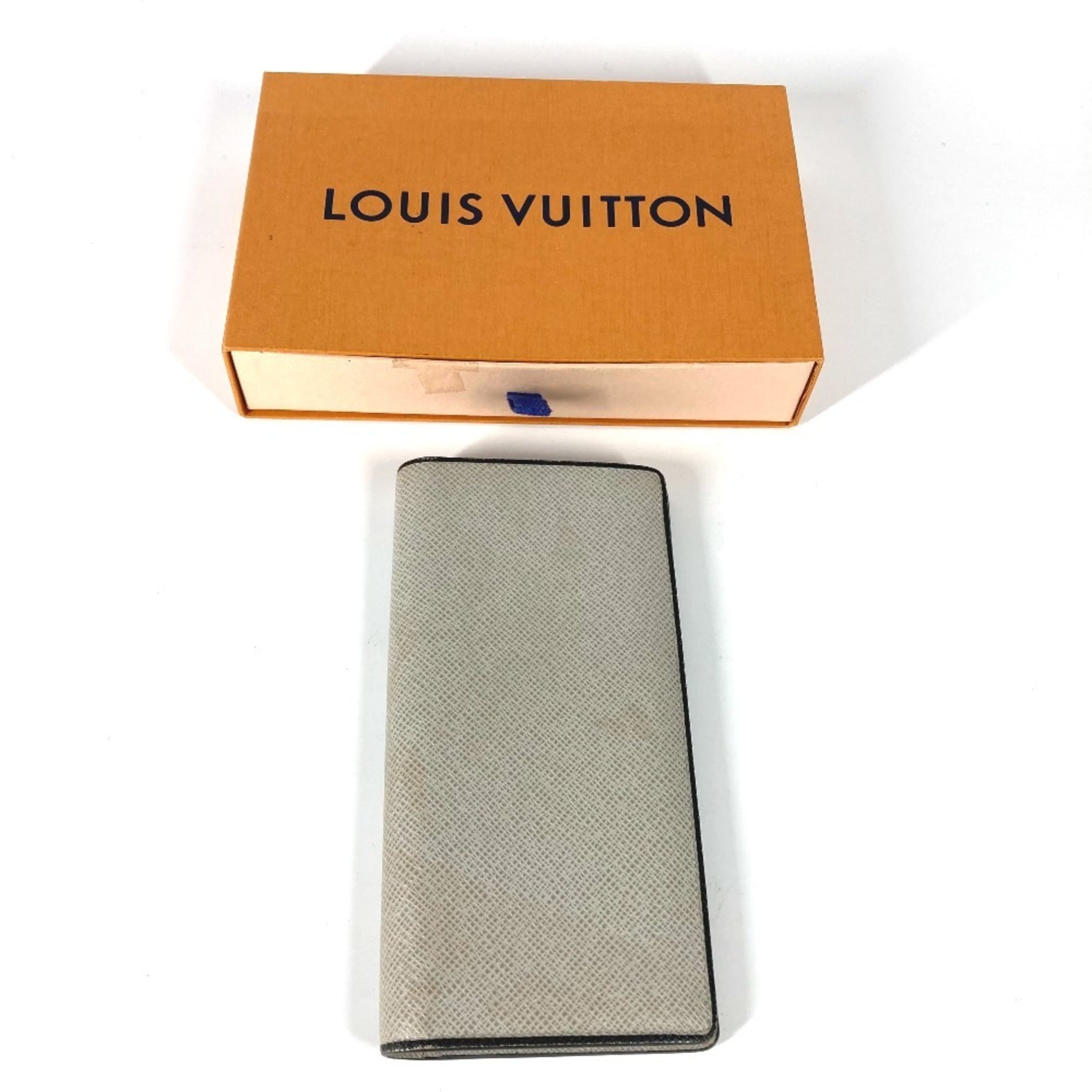 Louis Vuitton Taiga Beige Taiga Leather Long Wallet (Bi-Fold) (Pre-Owned)