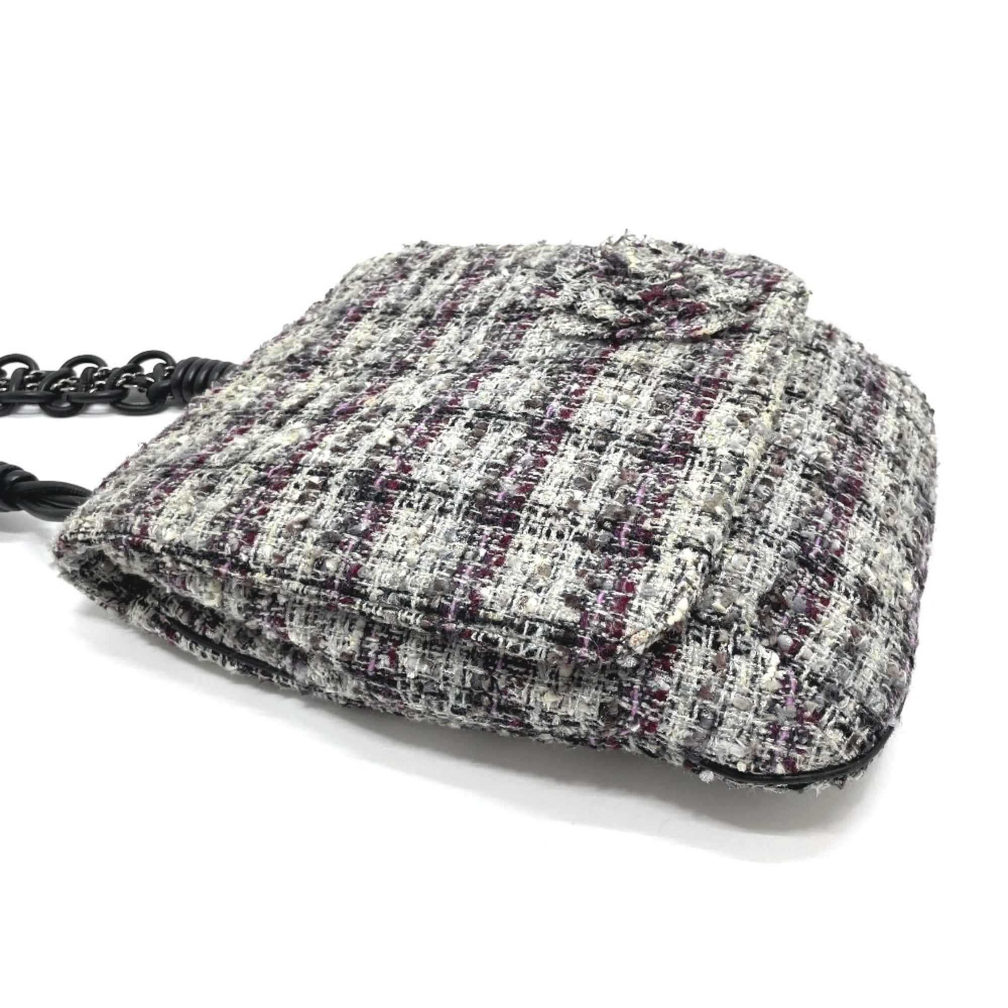 Chanel Gray Tweed Shoulder Bag (Pre-Owned)