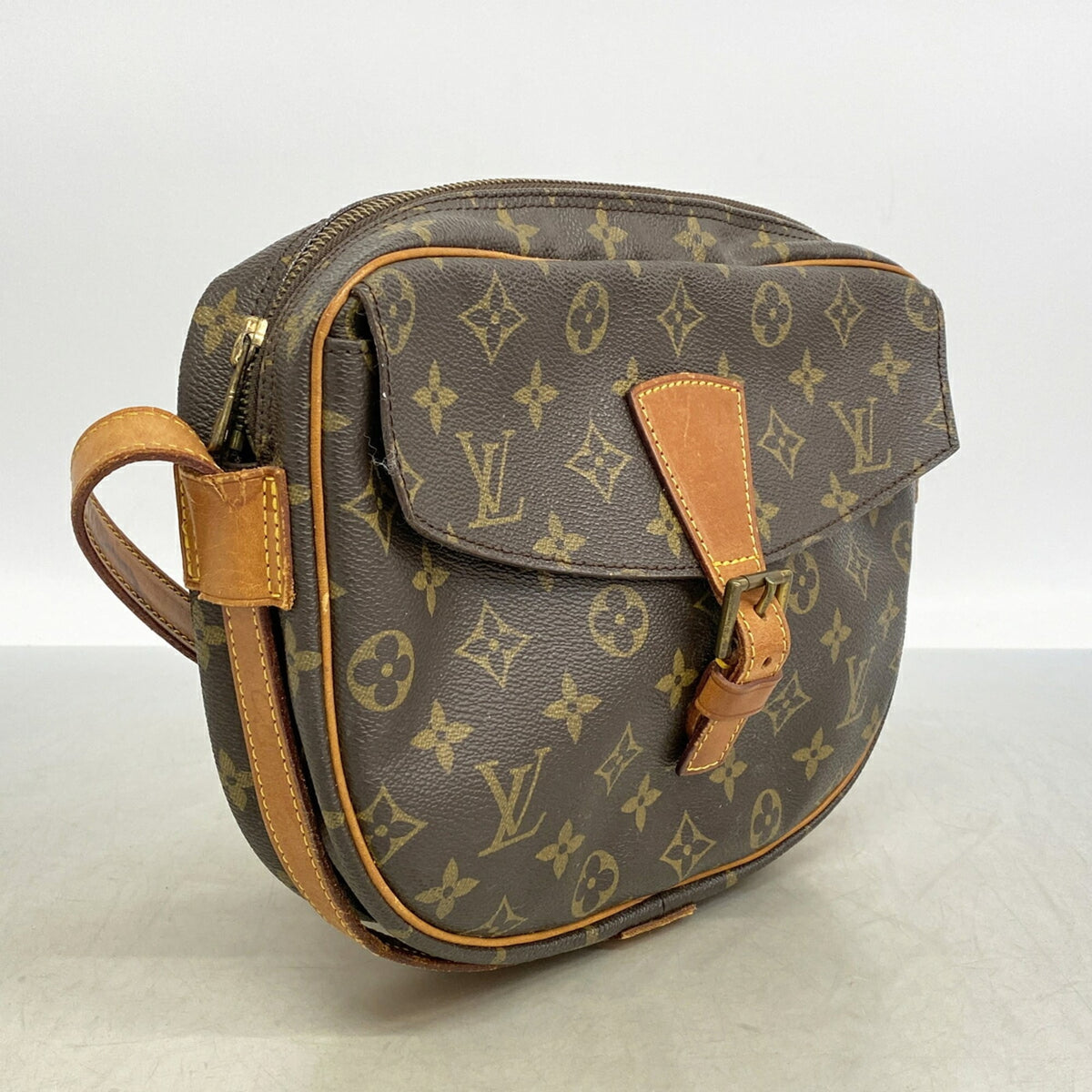 Louis Vuitton Brown Shoulder Bag (Pre-Owned)