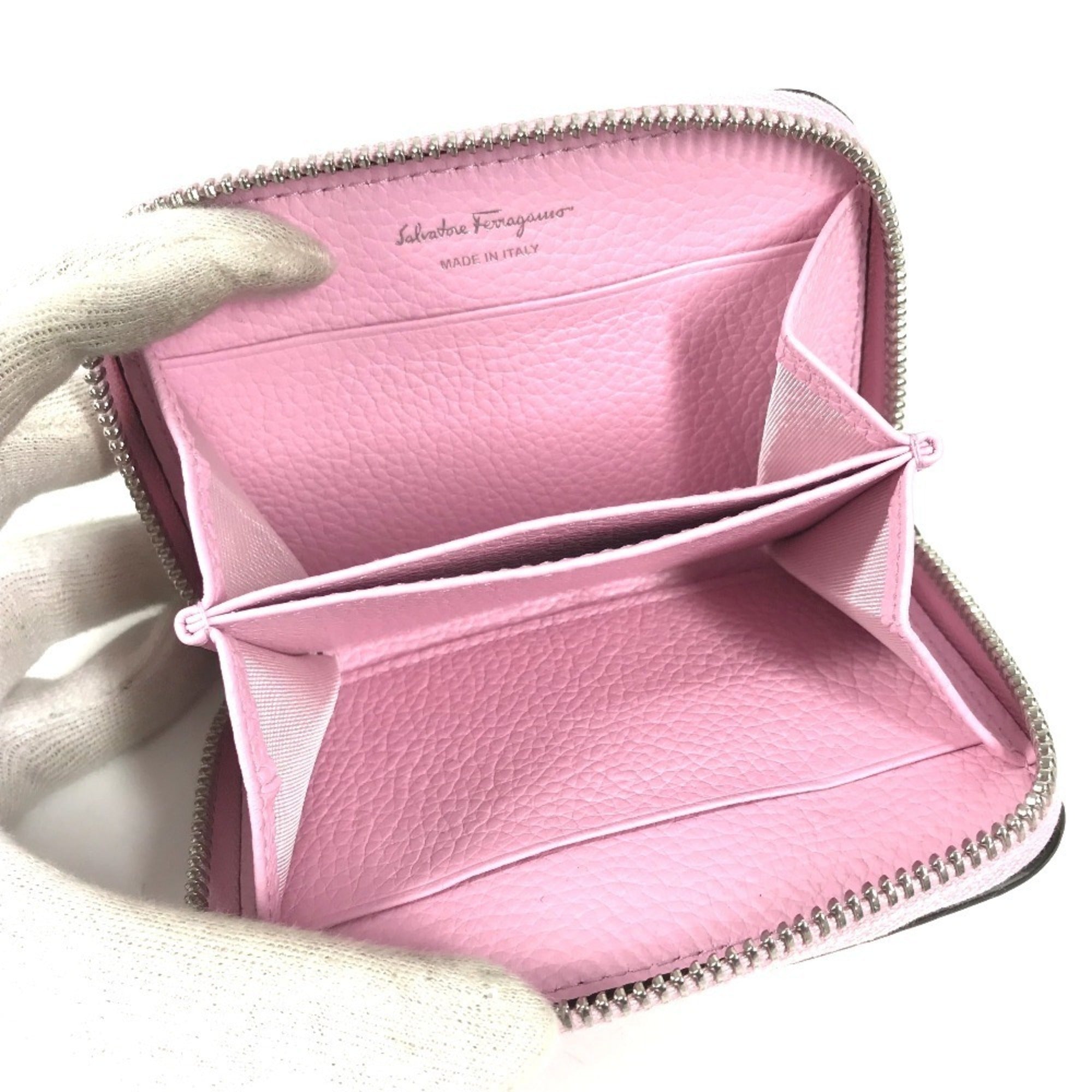 Salvatore Ferragamo Pink Leather Coin Purse/Coin Case (Pre-Owned)