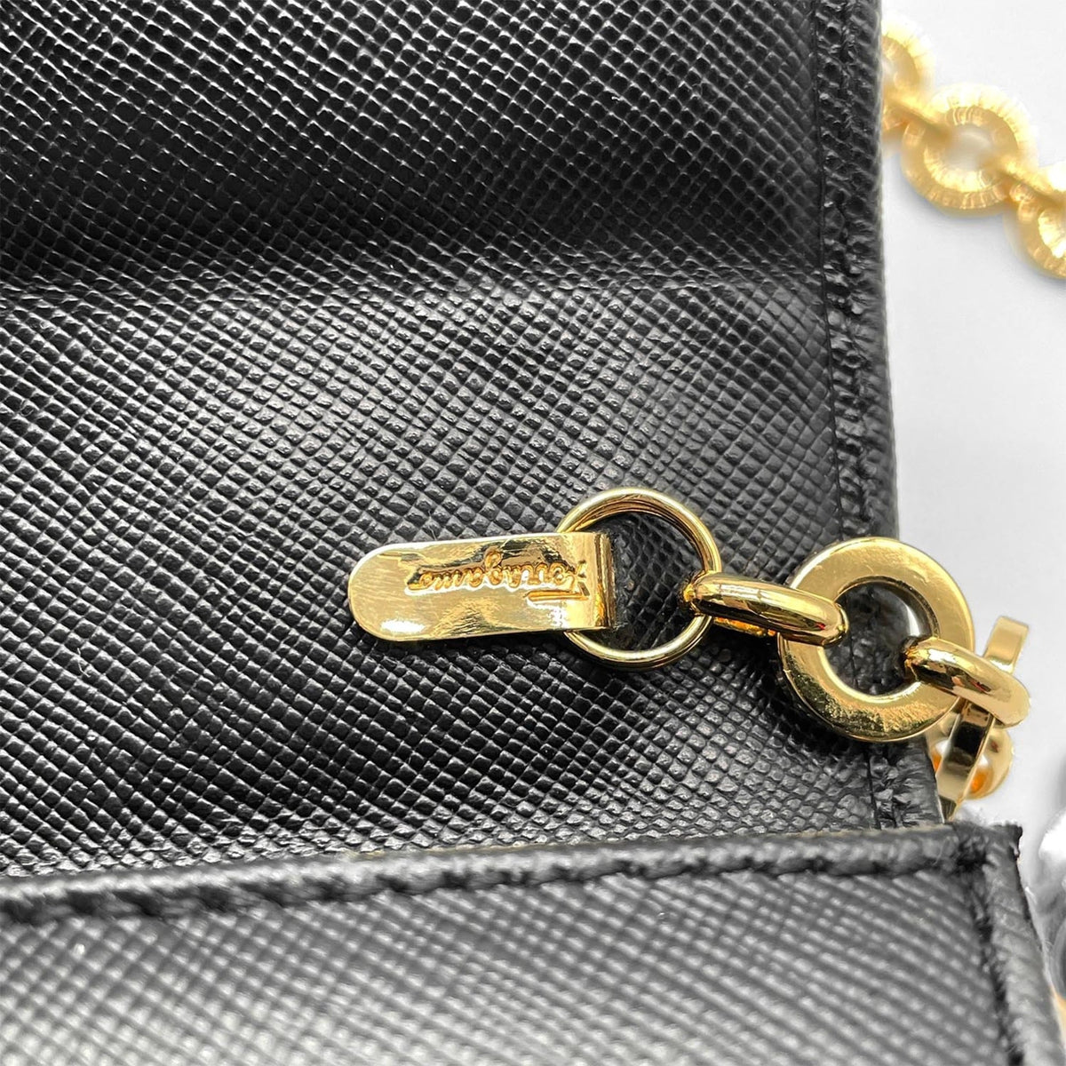 Salvatore Ferragamo Black Brown Leather Shoulder Bag (Pre-Owned)