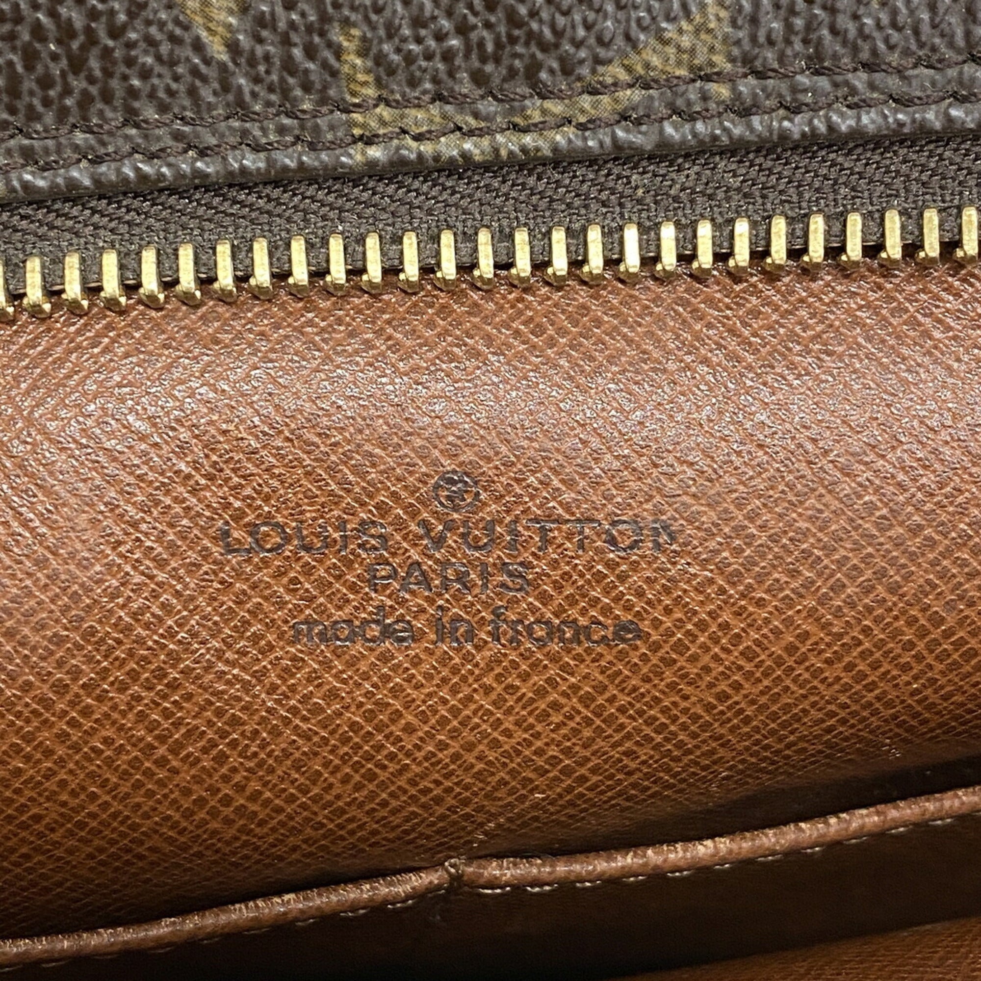 Louis Vuitton Brown Clutch Bag (Pre-Owned)