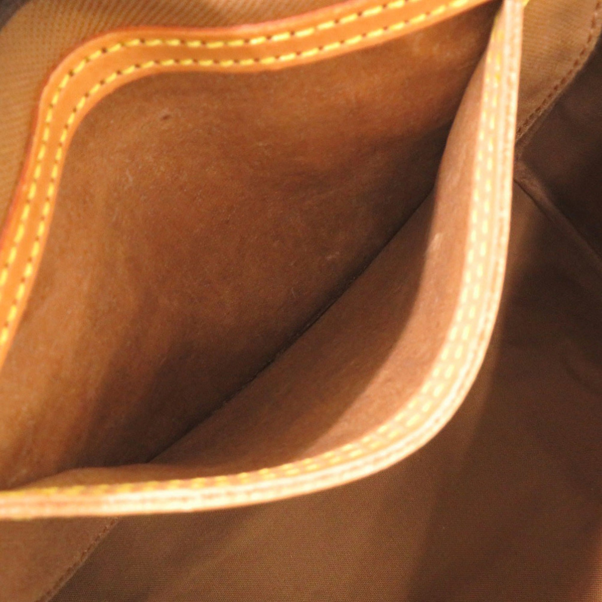 Louis Vuitton Brown Monogram Monogram Handbag (Pre-Owned)