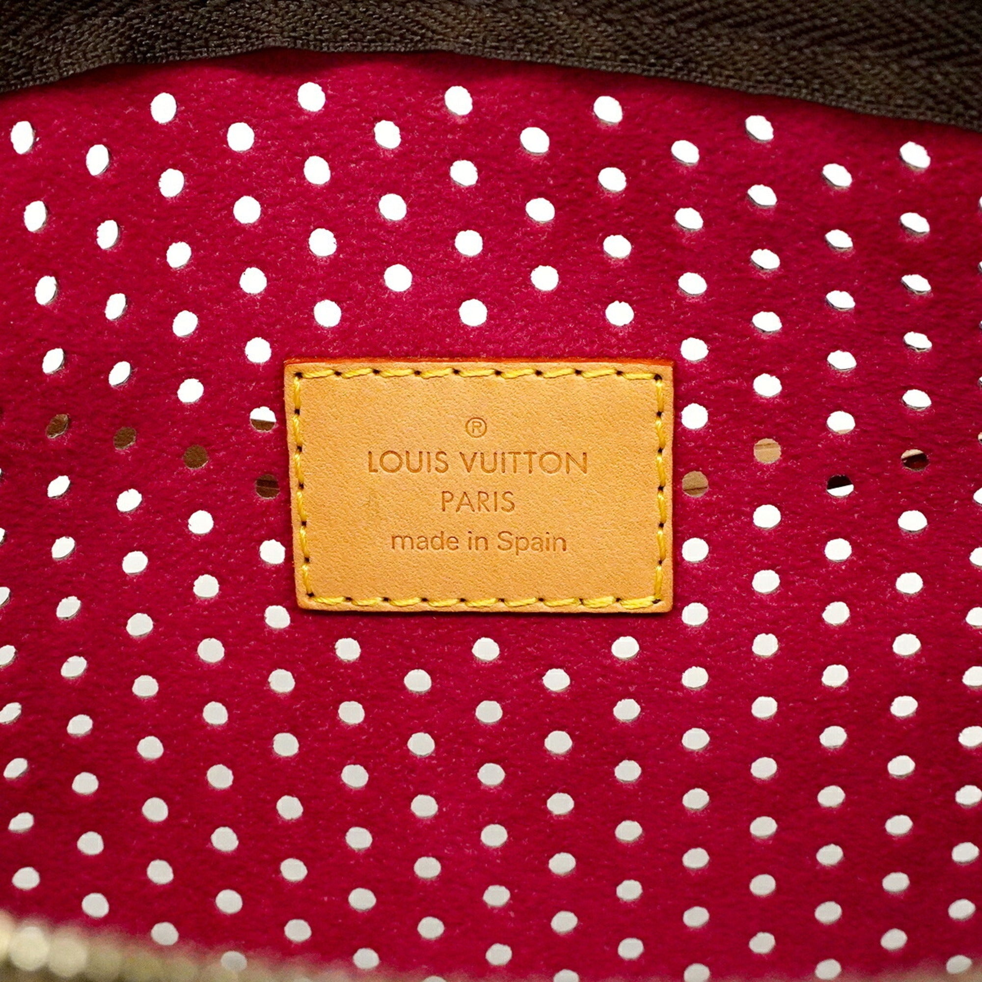 Louis Vuitton Fuchsia Pouch (Pre-Owned)