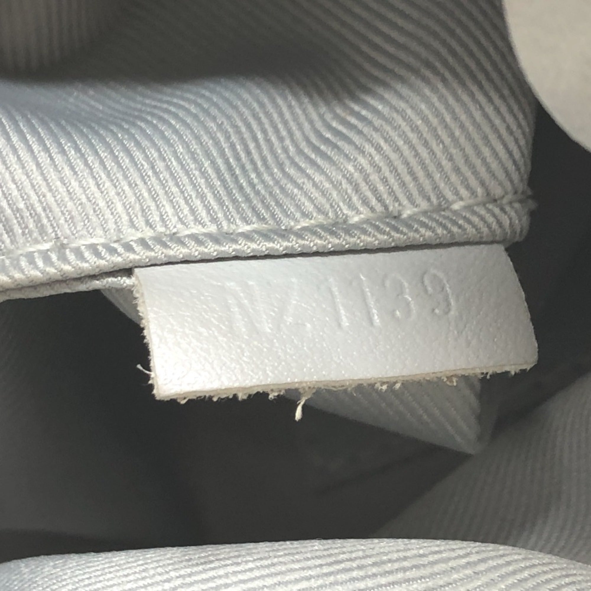 Louis Vuitton White Monogram Shoulder Bag (Pre-Owned)