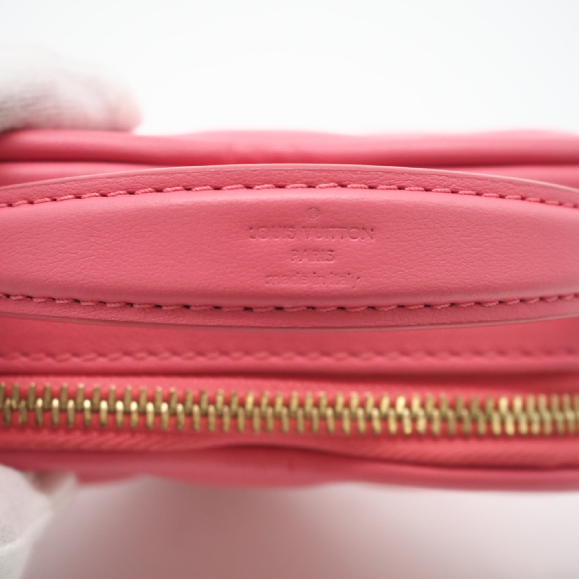 Louis Vuitton Pink Leather Shoulder Bag (Pre-Owned)