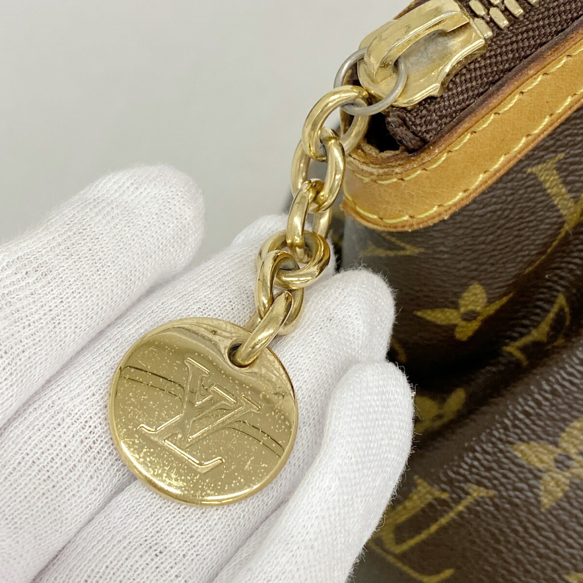 Louis Vuitton Brown Handbag (Pre-Owned)