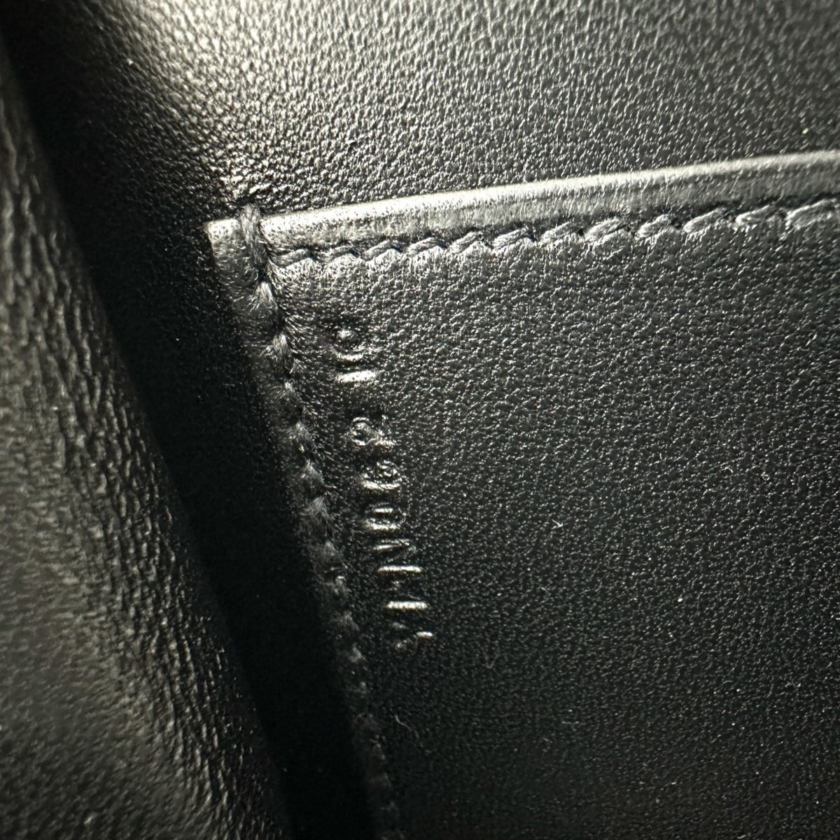 Hermes Black Leather Shoulder Bag (Pre-Owned)