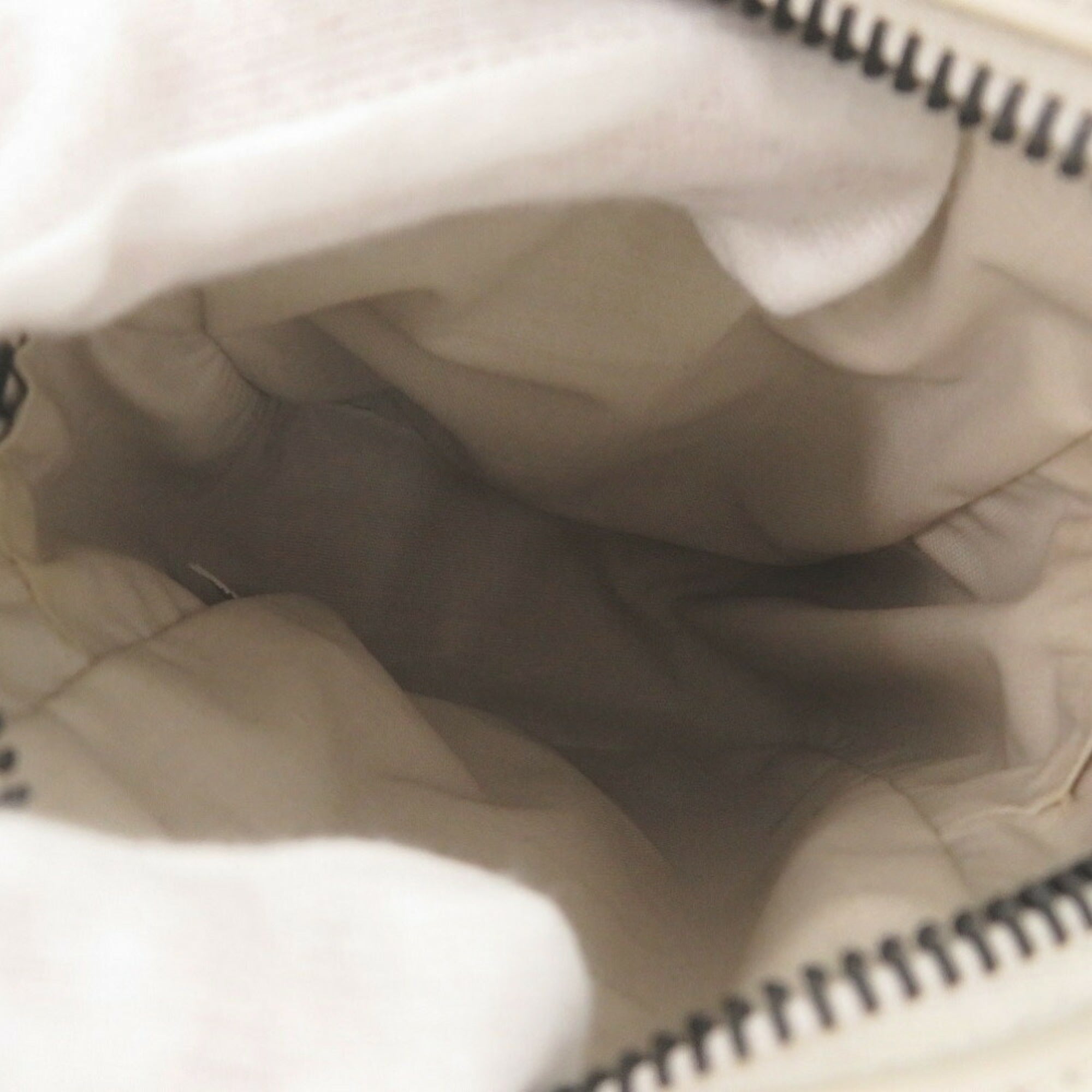 Bottega Veneta Ivory Leather Shoulder Bag (Pre-Owned)