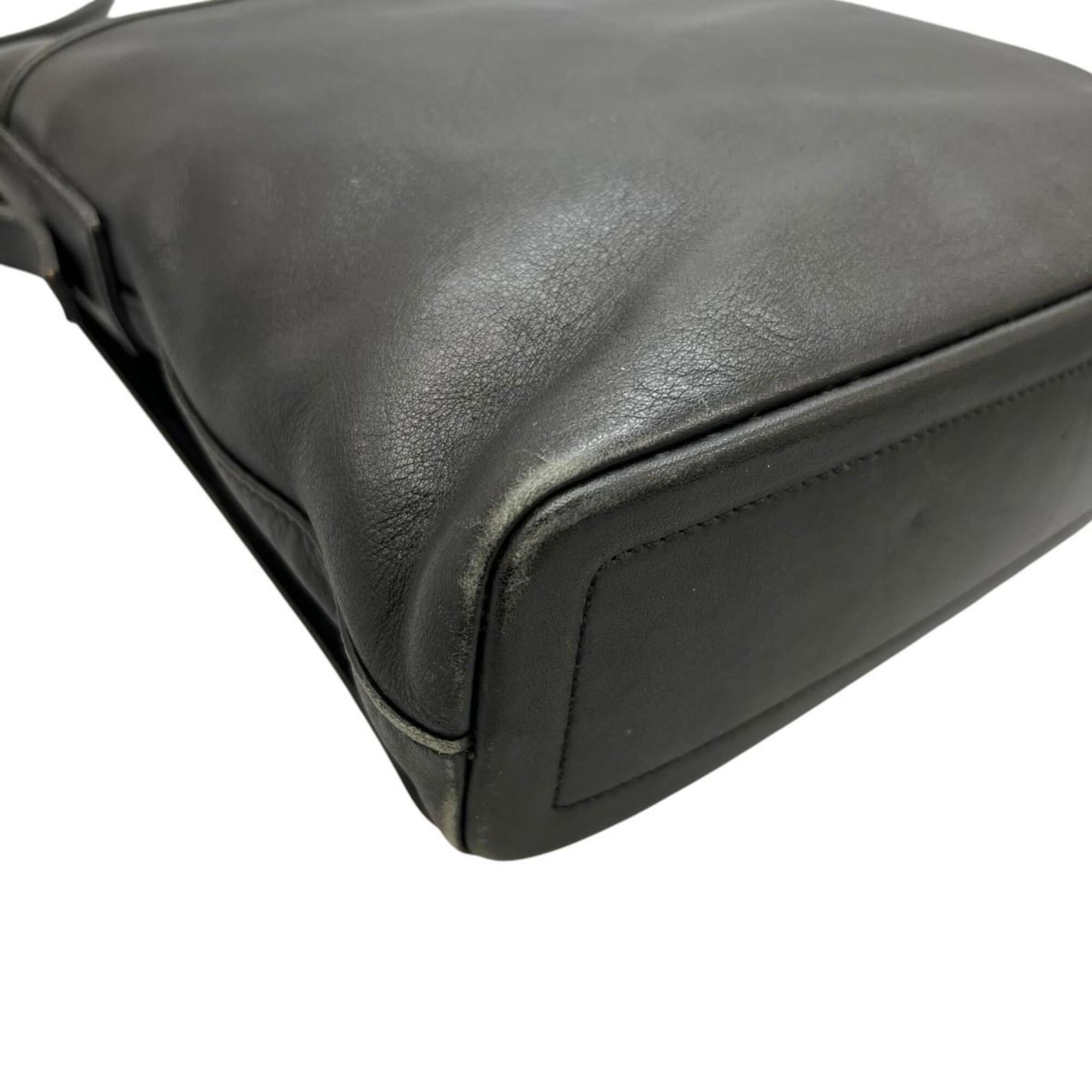 Coach Black Leather Shoulder Bag (Pre-Owned)
