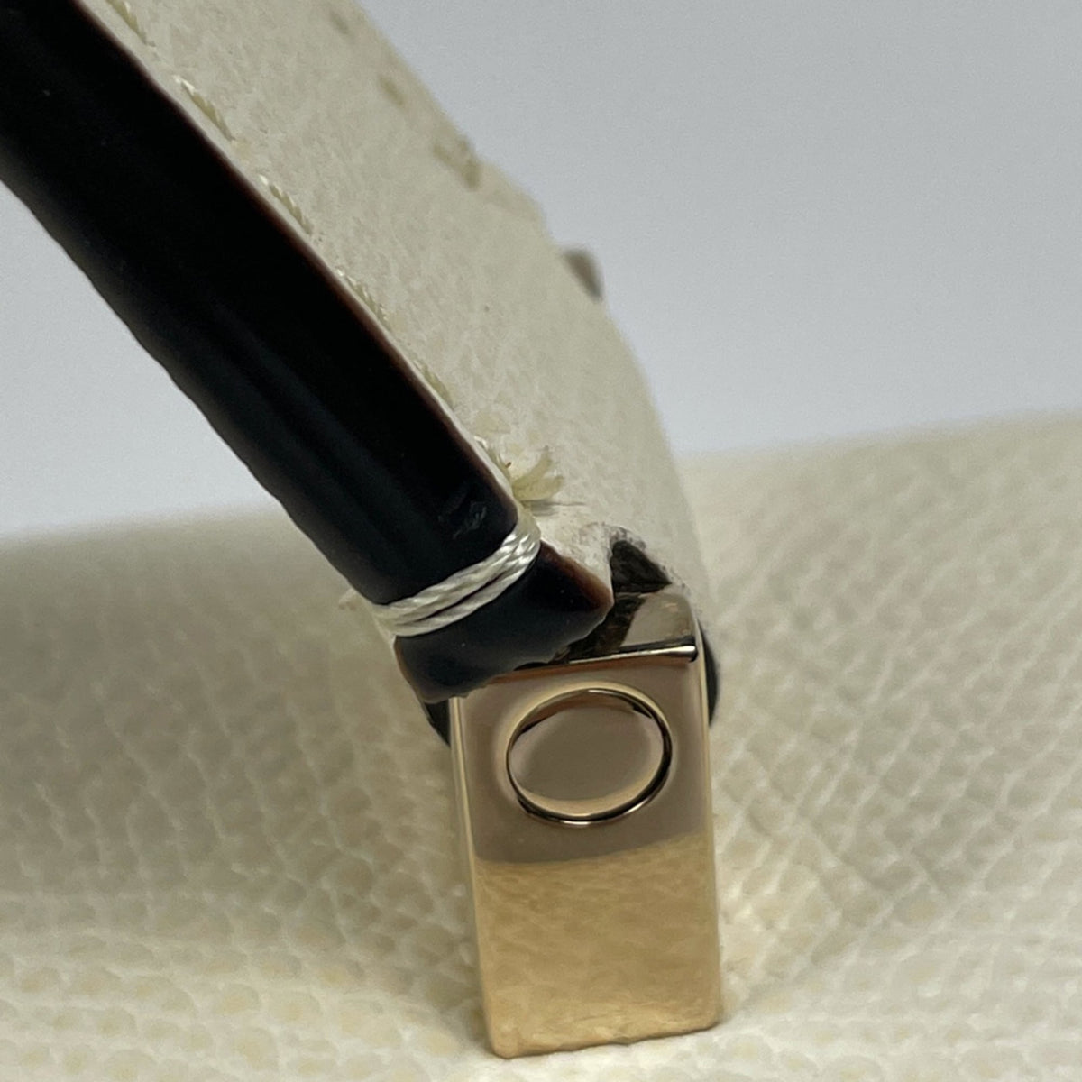 Valextra Ivory Leather Handbag (Pre-Owned)