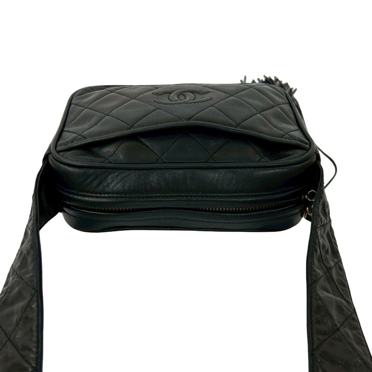 Chanel Black Leather Shoulder Bag (Pre-Owned)
