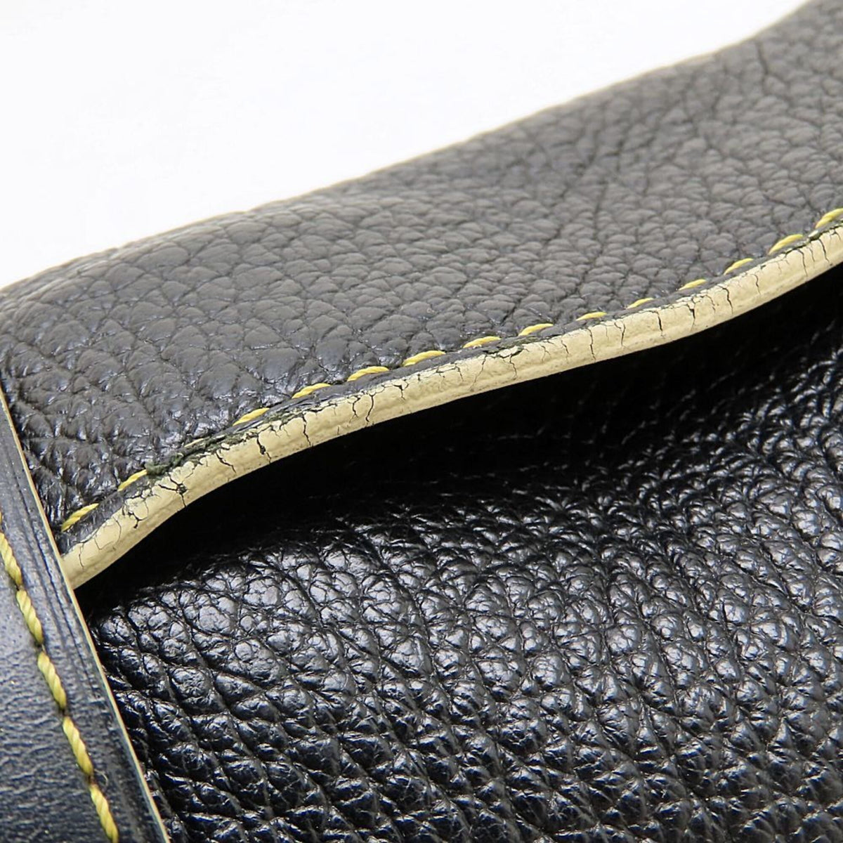 Louis Vuitton Noir Leather Shoulder Bag (Pre-Owned)