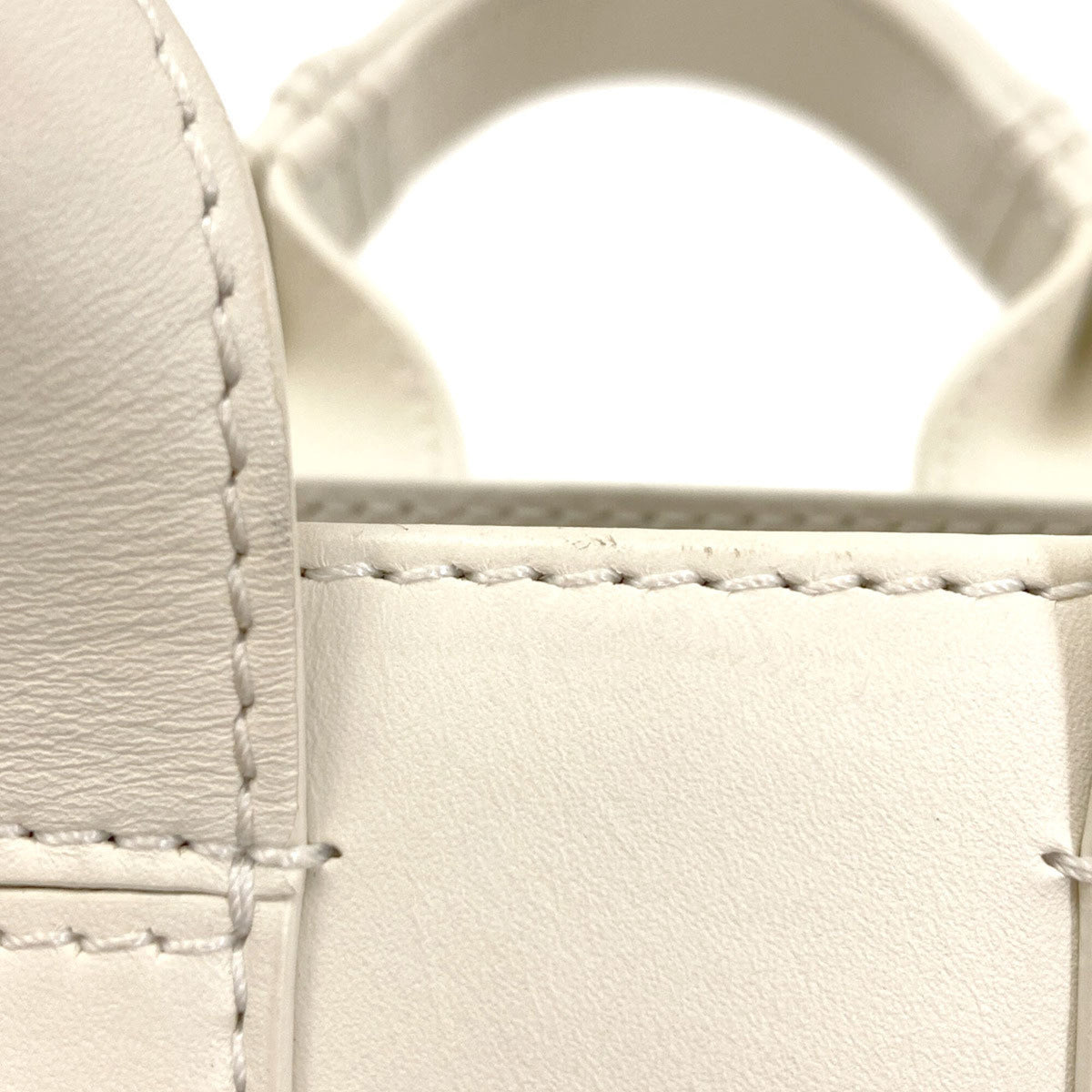 Chloé White Leather Handbag (Pre-Owned)