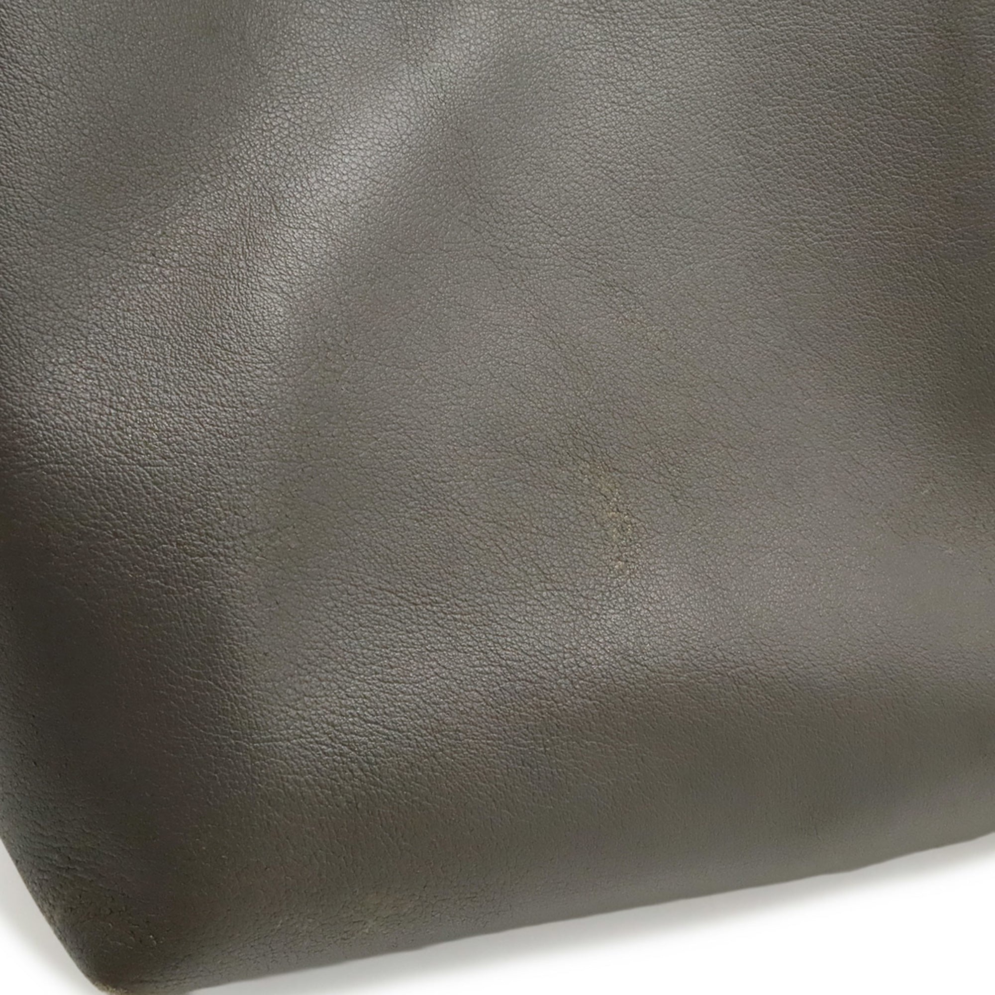 Yves Saint Laurent Gray Leather Shoulder Bag (Pre-Owned)