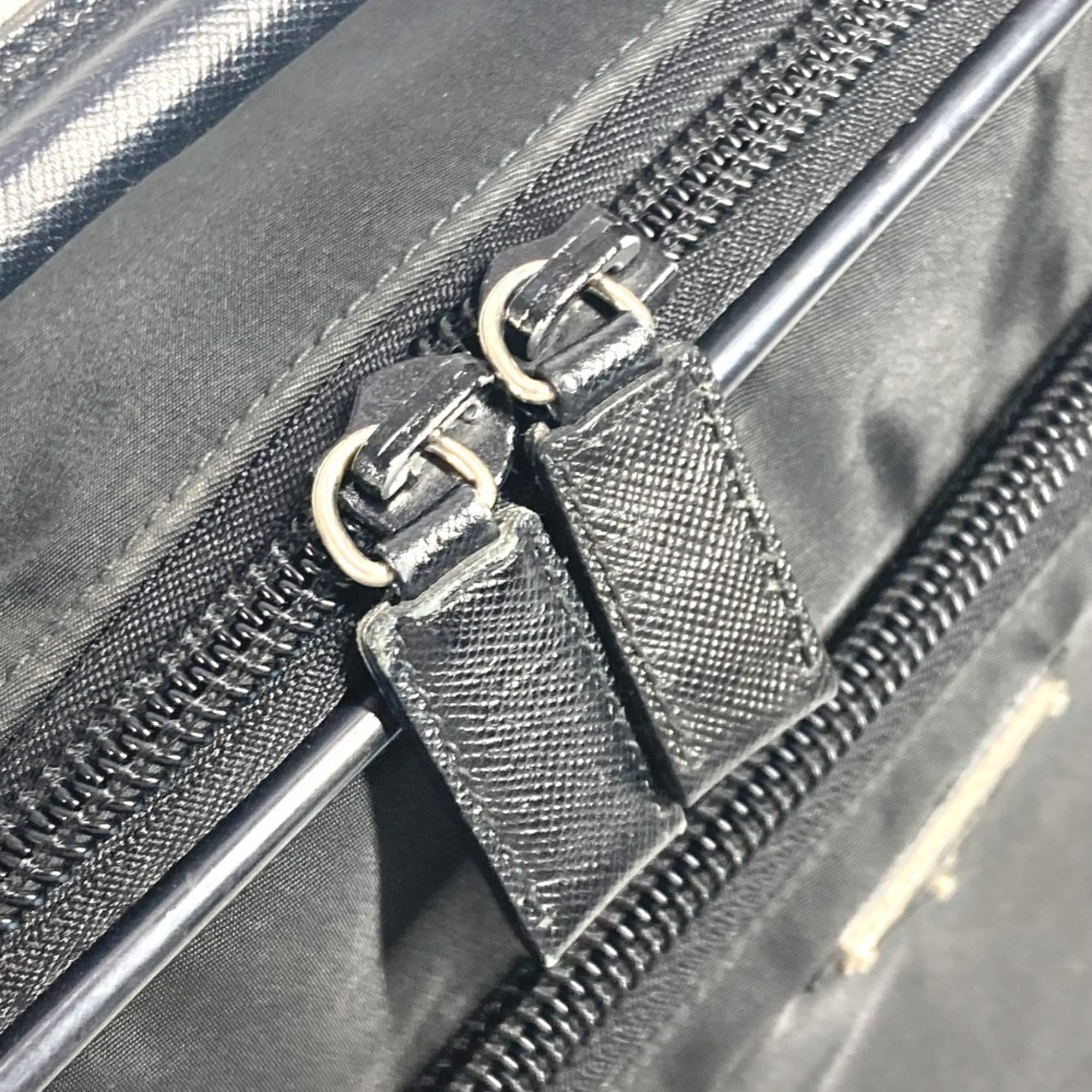 Prada Black Leather Nylon Handbag Shoulder Bag (Pre-Owned)
