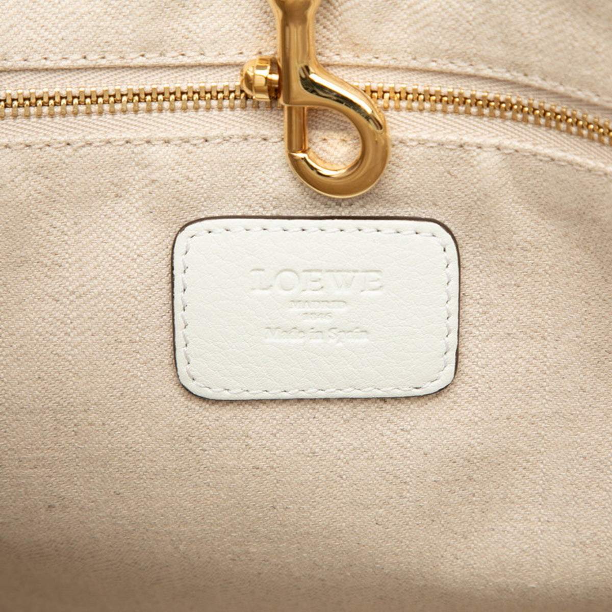 Loewe White Leather Shoulder Bag Tote Bag (Pre-Owned)