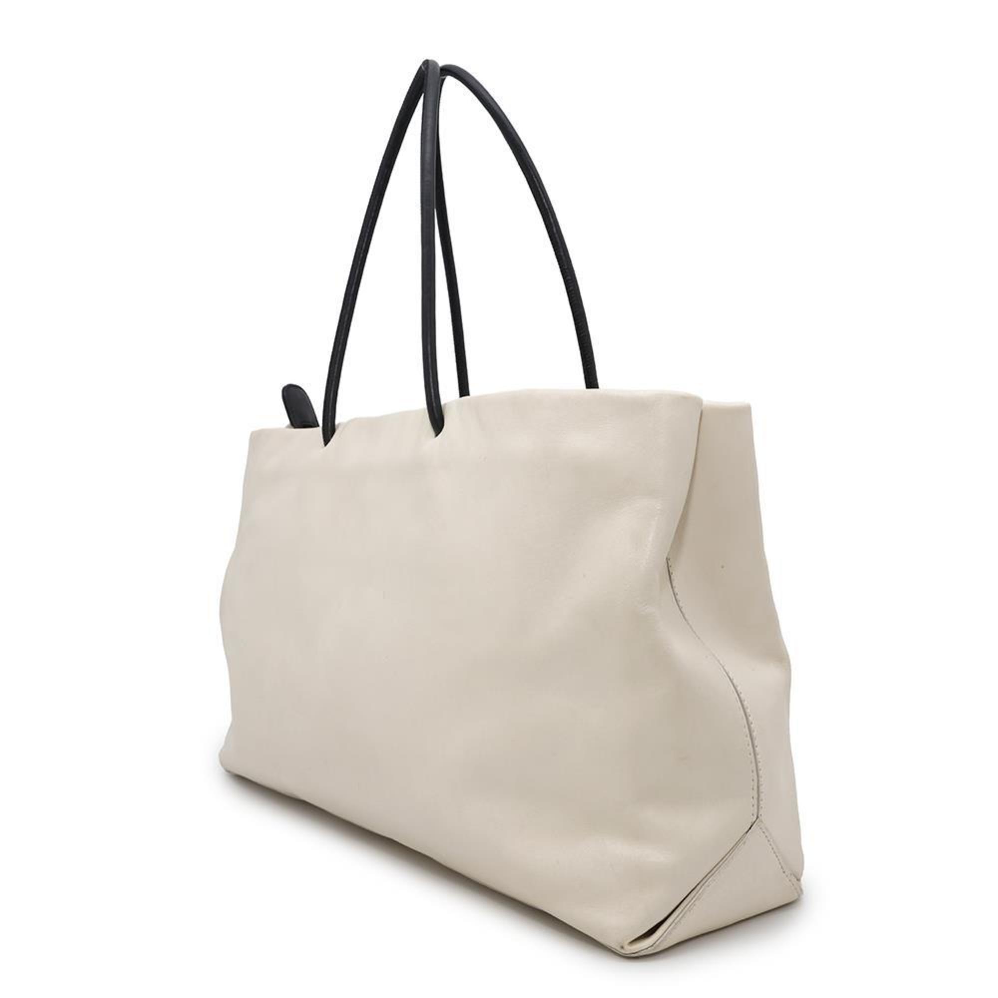 Chanel White Leather Shoulder Bag Tote Bag (Pre-Owned)