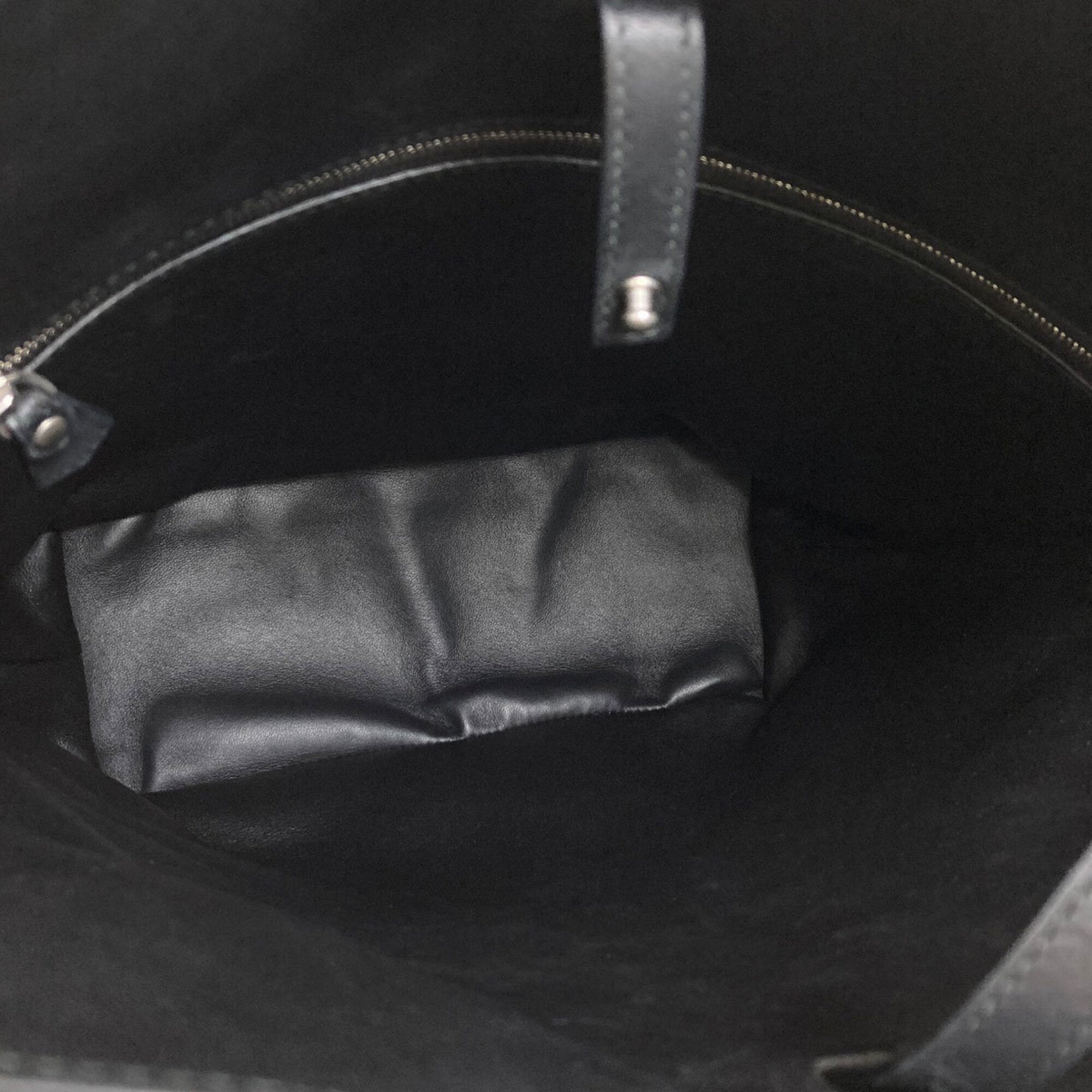 Bottega Veneta Black Leather Shoulder Bag (Pre-Owned)