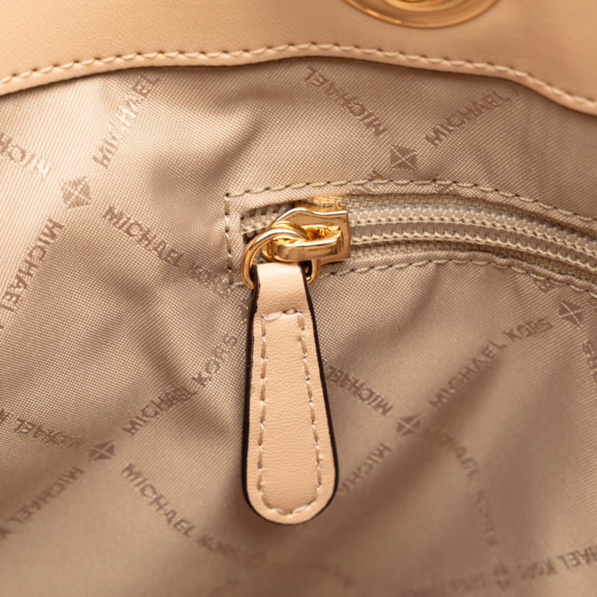 Michael Kors Beige Leather Shoulder Bag Tote Bag (Pre-Owned)