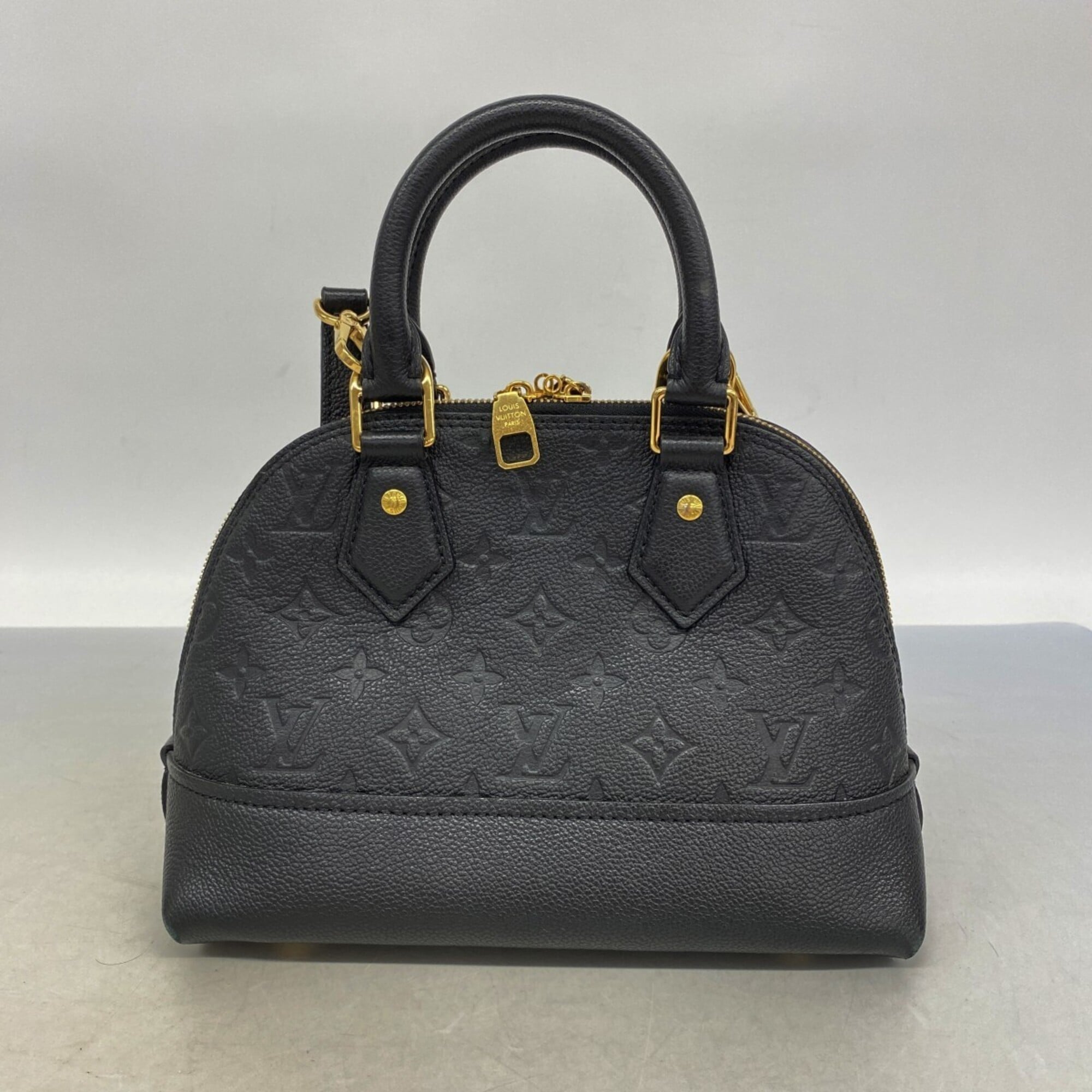 Louis Vuitton Noir Handbag (Pre-Owned)