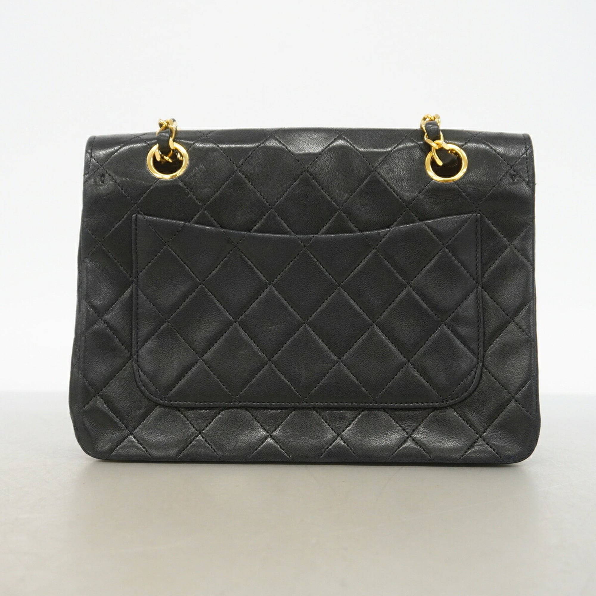 Chanel Black Leather Shoulder Bag (Pre-Owned)