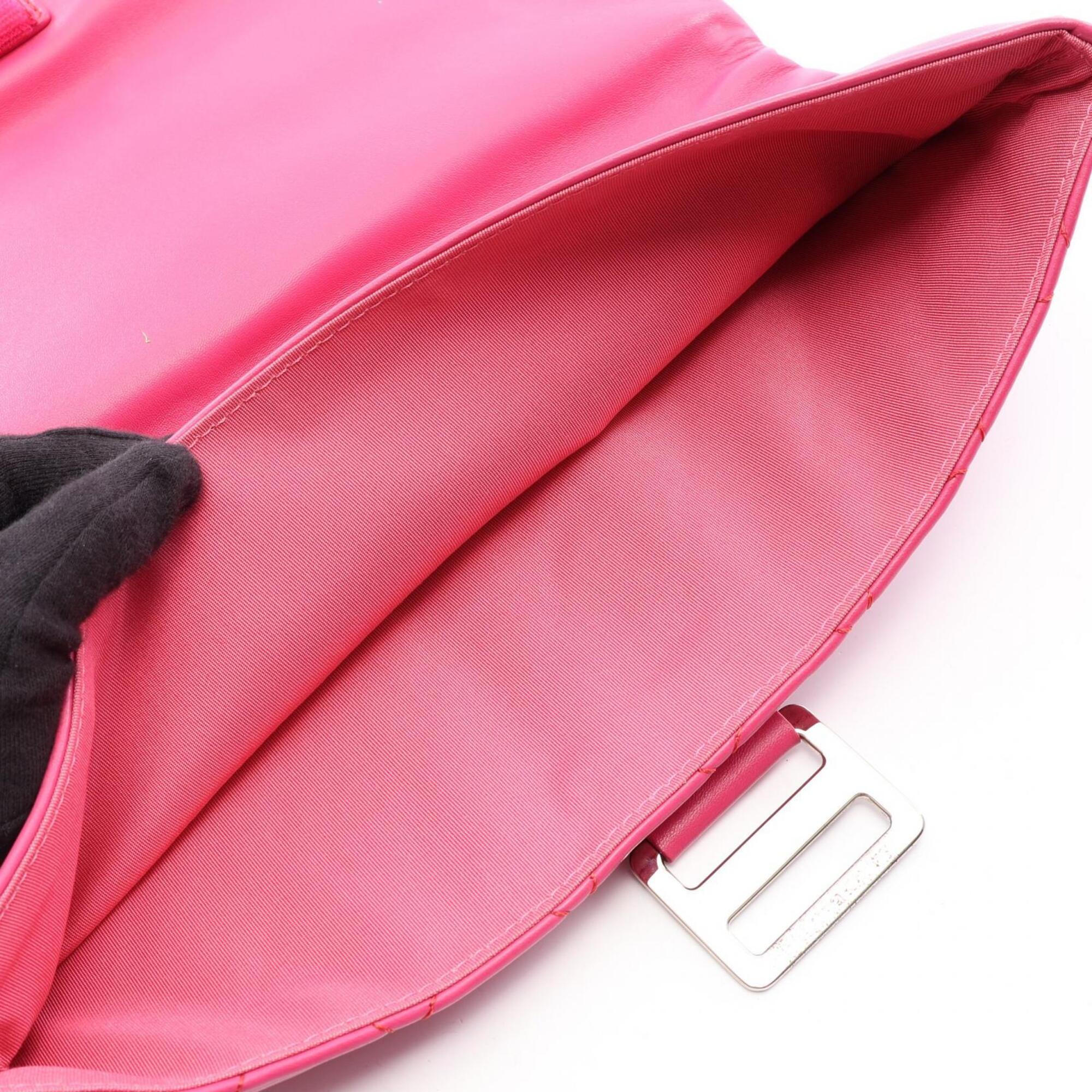 Chanel Pink Leather Clutch Bag Handbag (Pre-Owned)