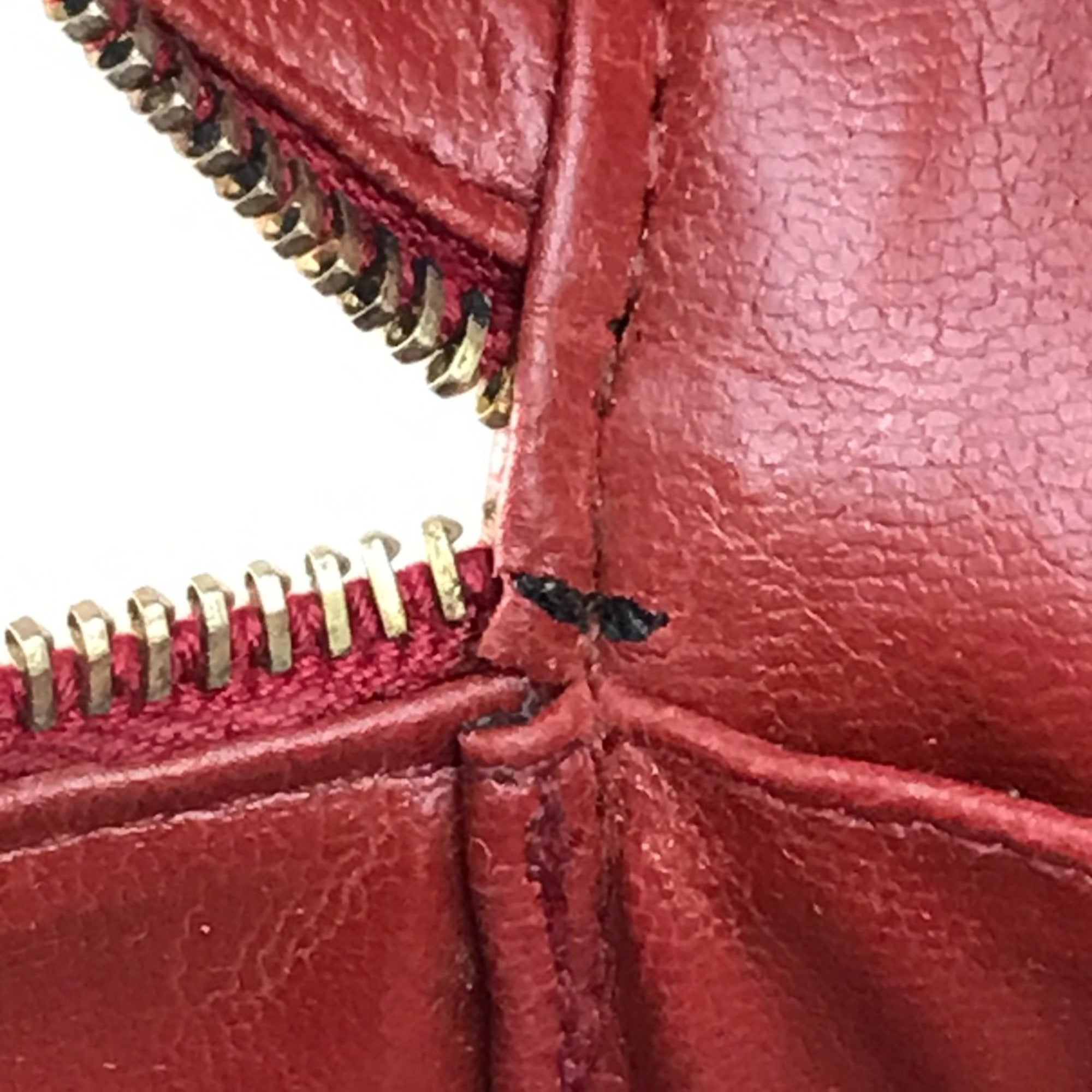 Chanel Red Leather Handbag (Pre-Owned)