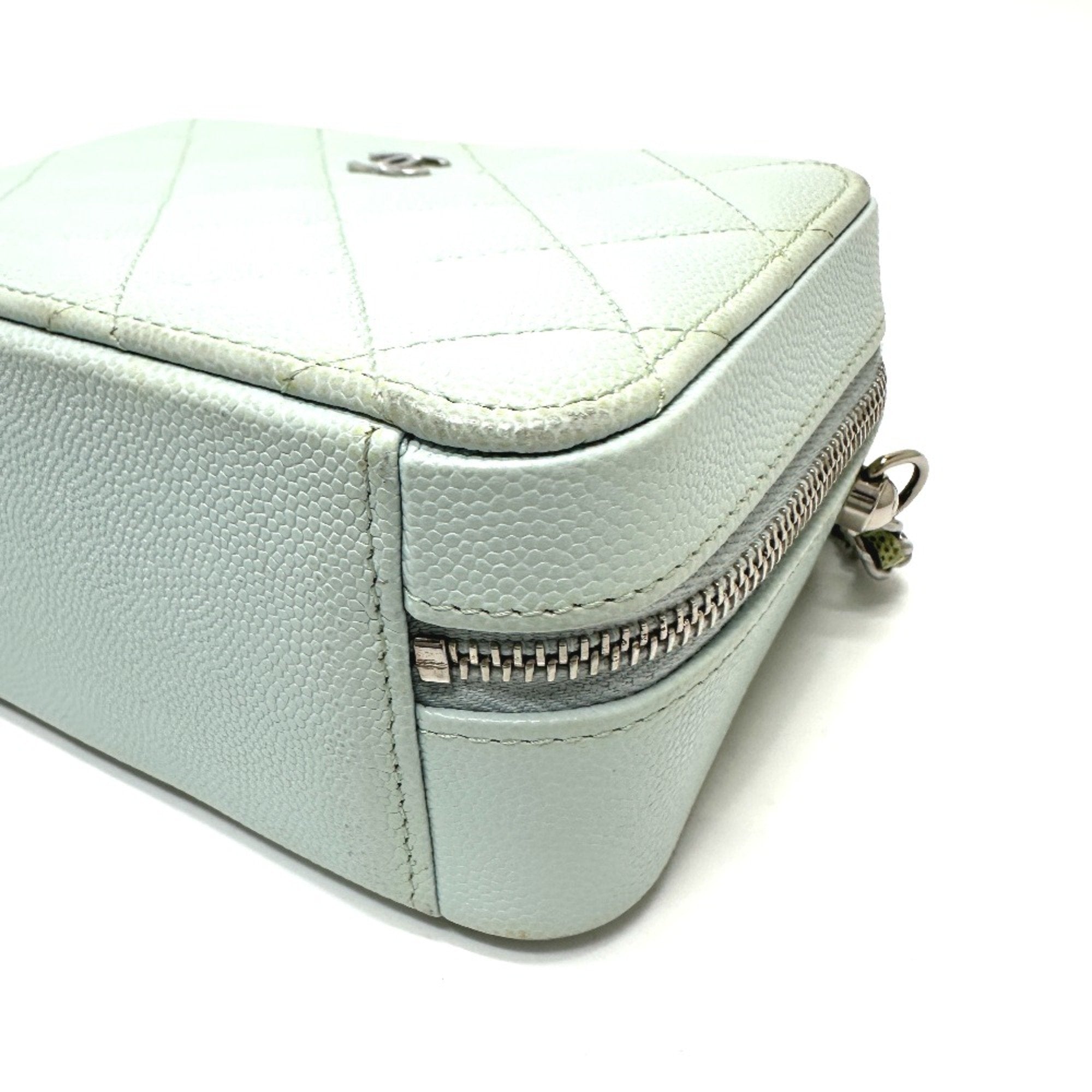 Chanel Blue Leather Shoulder Bag (Pre-Owned)