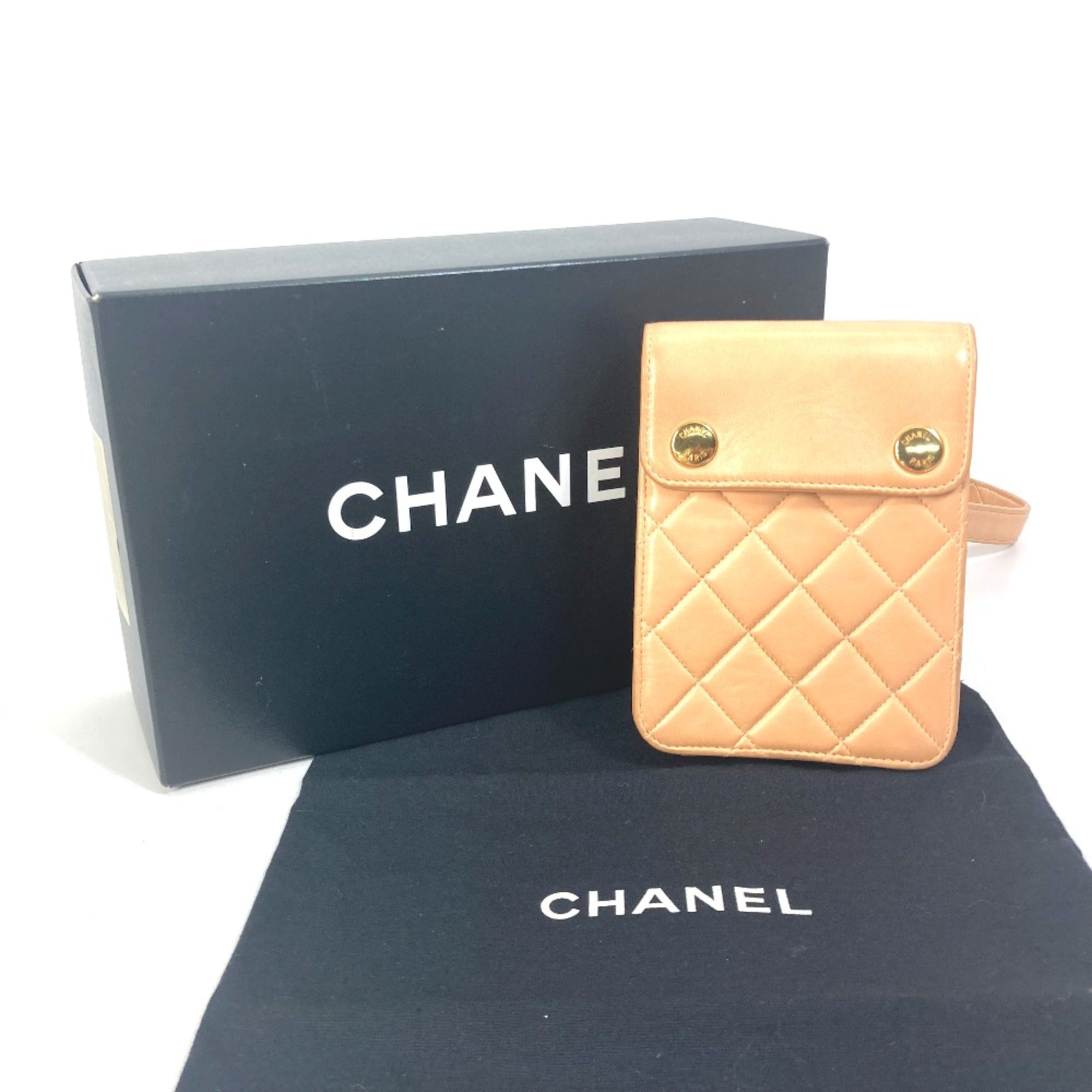 Chanel Pink Leather Shoulder Bag (Pre-Owned)