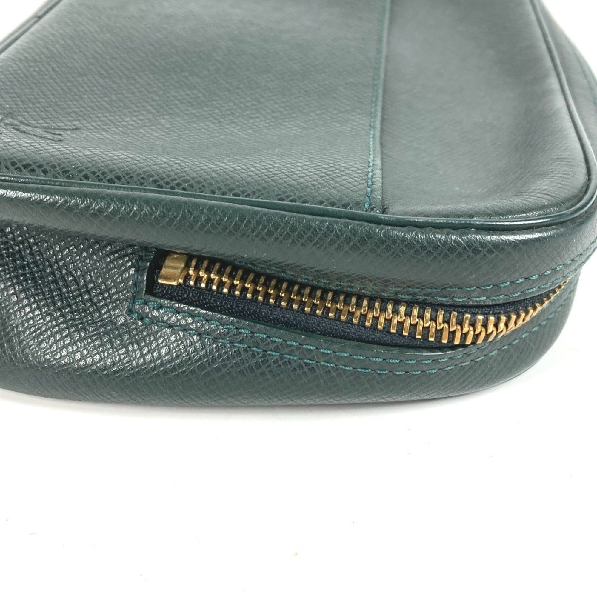 Louis Vuitton Taiga Episea Green Taiga Leather Clutch Bag Pouch (Pre-Owned)