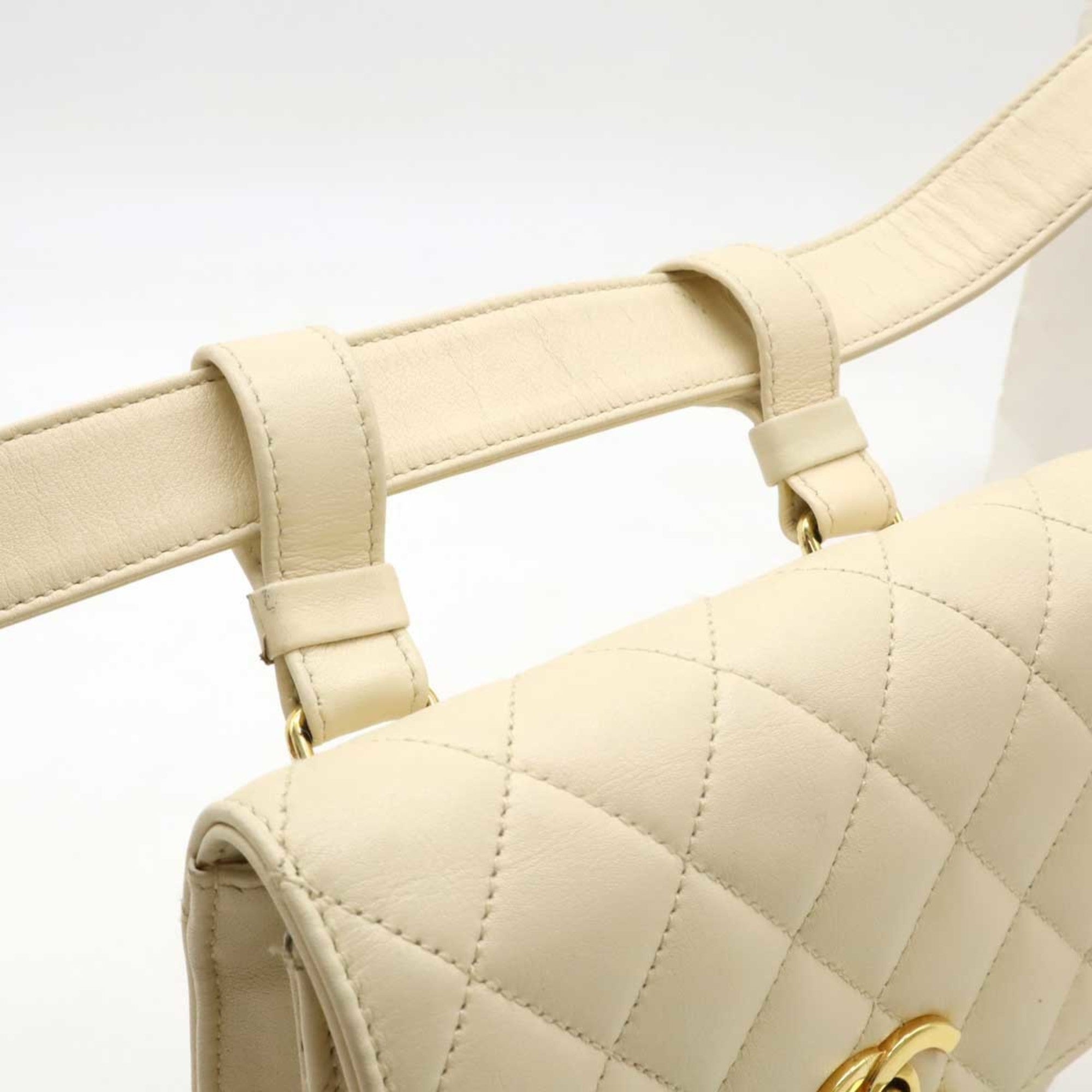 Chanel Ivory Leather Fanny Pack (Pre-Owned)