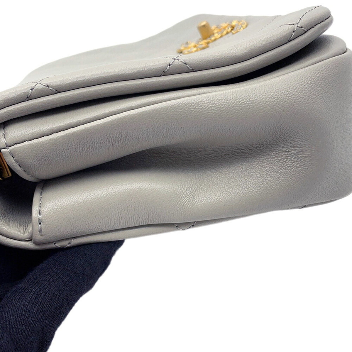 Chanel Matelasse Gray Leather Handbag Shoulder Bag (Pre-Owned)