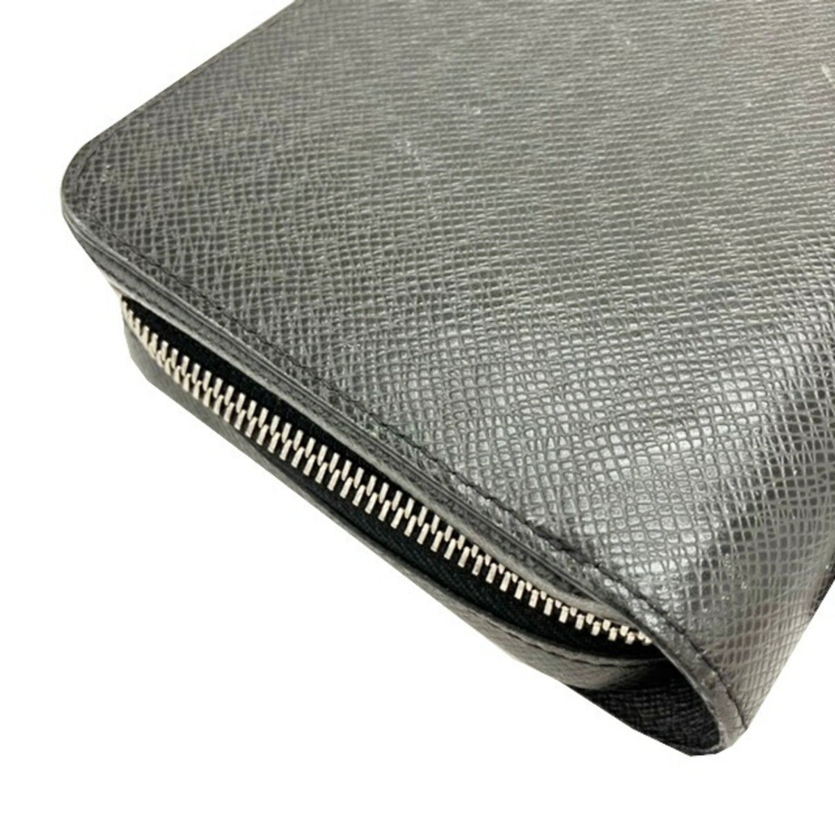 Louis Vuitton Ardoise Taiga Leather Long Wallet (Bi-Fold) (Pre-Owned)