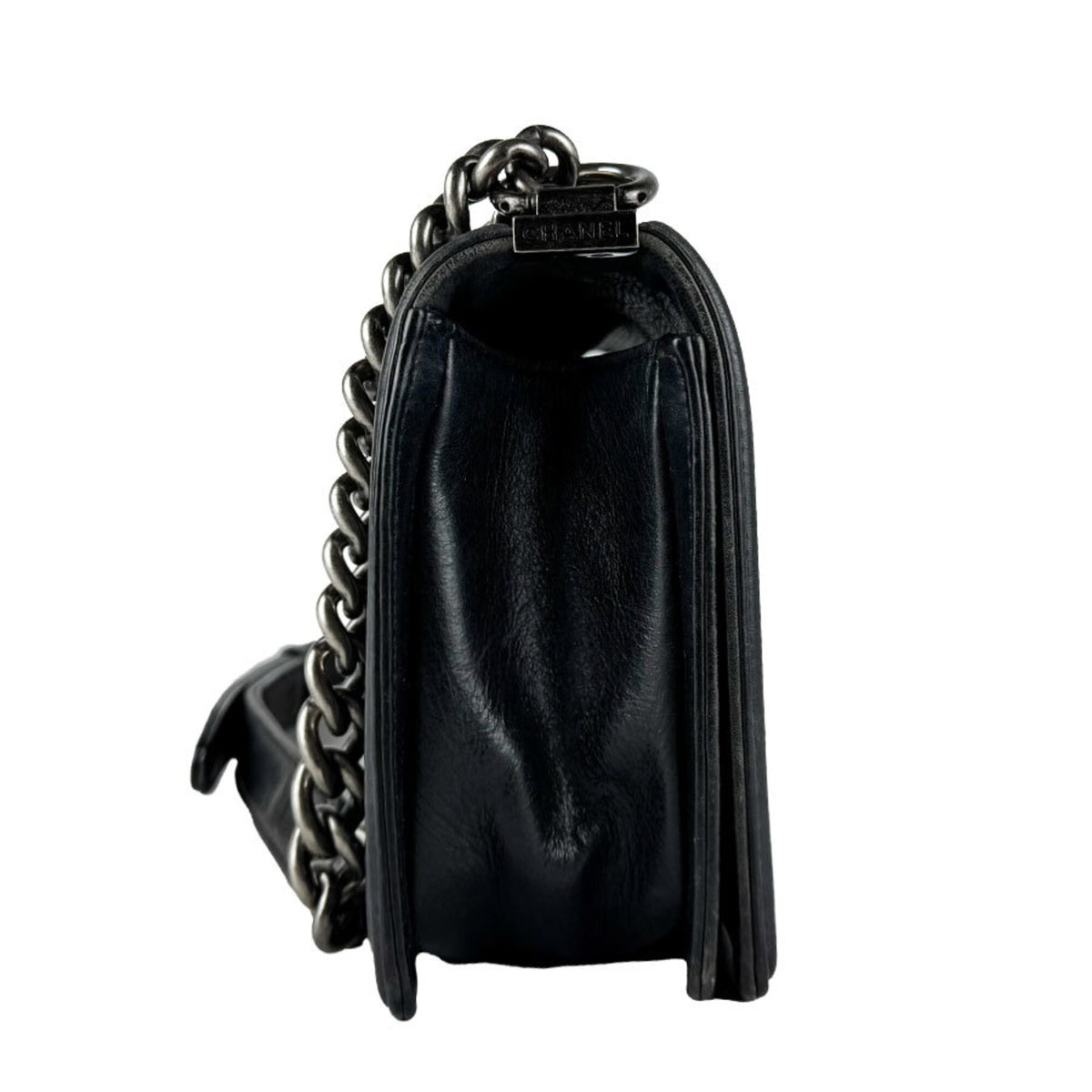 Chanel Black Leather Shoulder Bag (Pre-Owned)