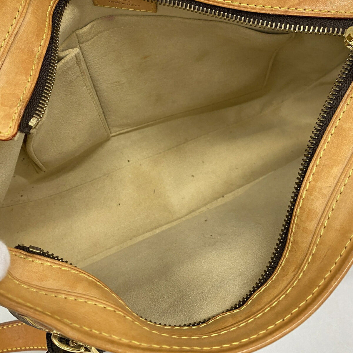 Louis Vuitton Brown Shoulder Bag (Pre-Owned)