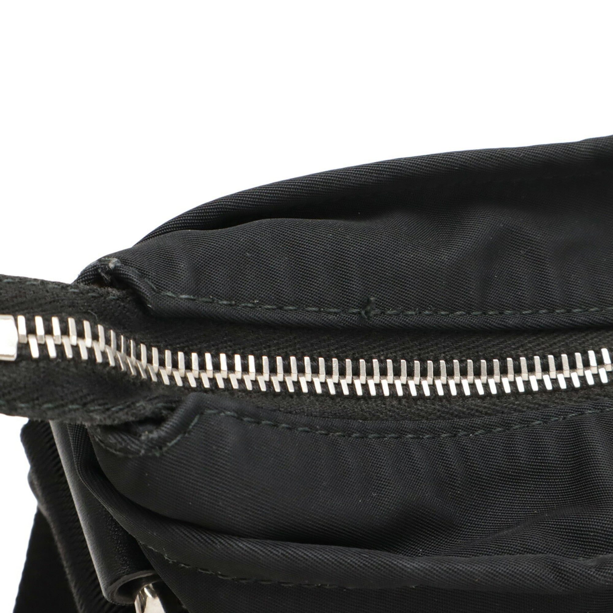 Gucci Black Gray Nylon Leather Shoulder Bag (Pre-Owned)