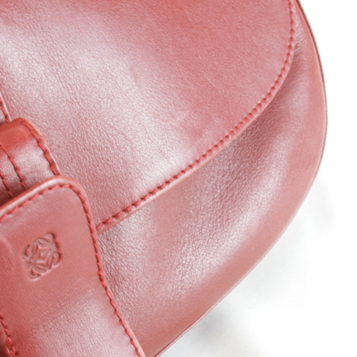 Loewe Red Color Leather Shoulder Bag (Pre-Owned)