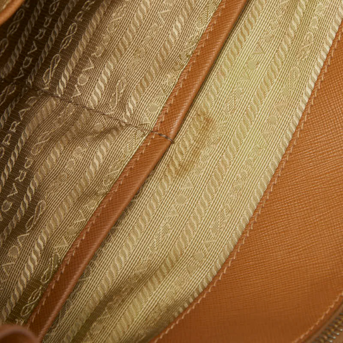 Prada Brown Leather Handbag Tote Bag (Pre-Owned)
