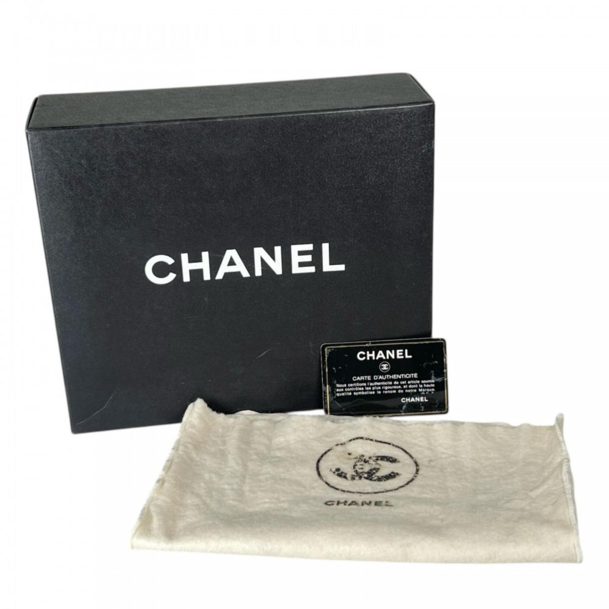 Chanel Matelasse Black Leather Shoulder Bag (Pre-Owned)