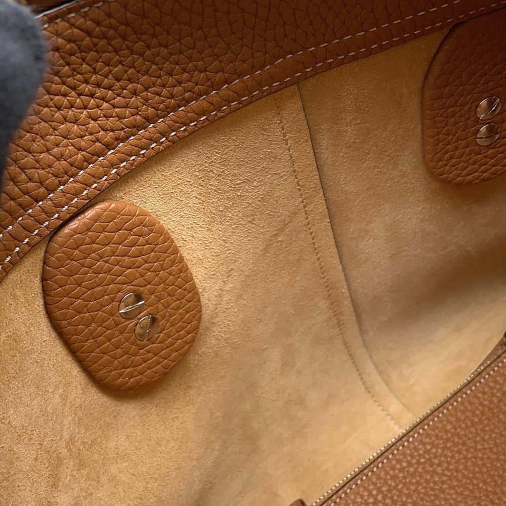 Tod's Brown Leather Handbag (Pre-Owned)