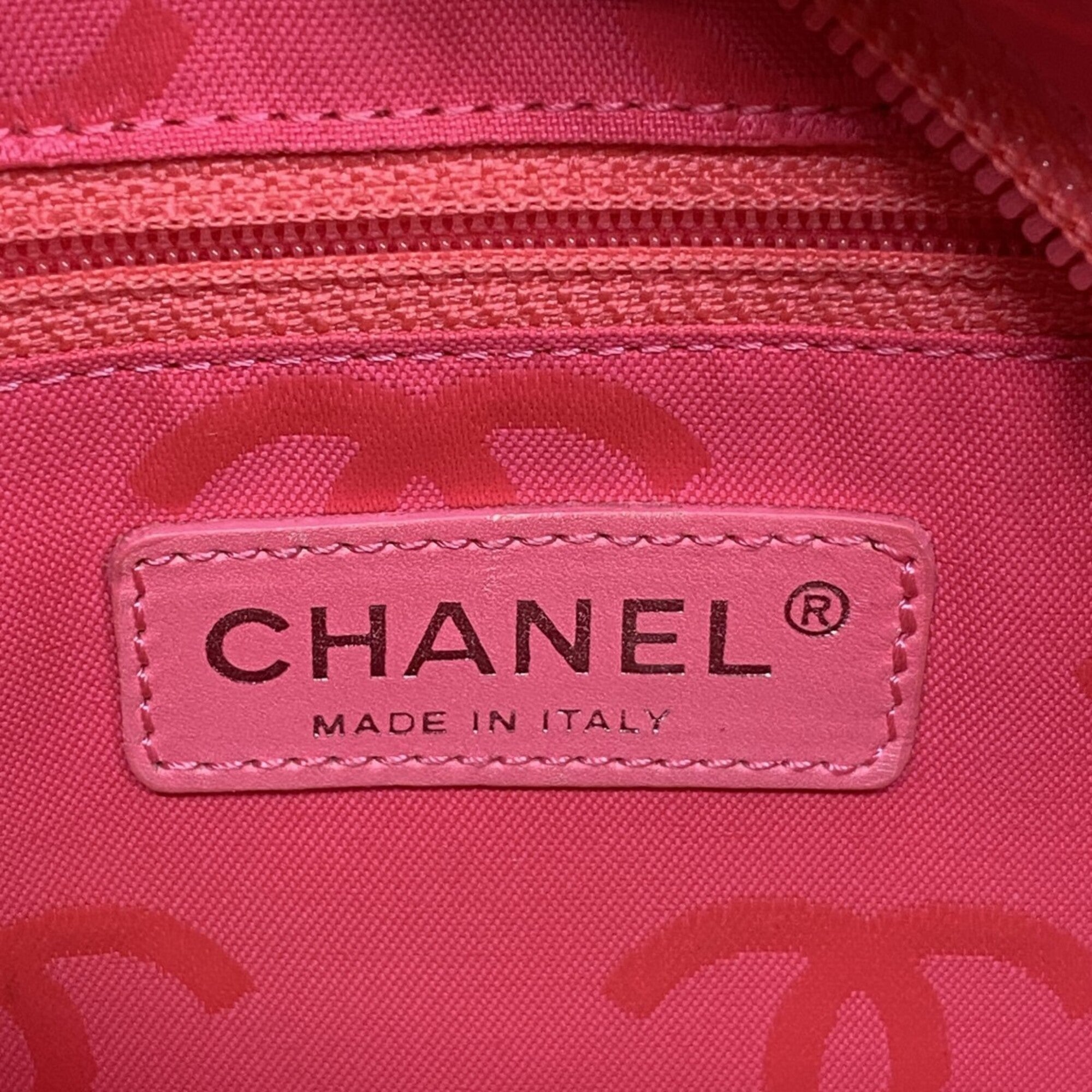 Chanel White Leather Tote Bag (Pre-Owned)
