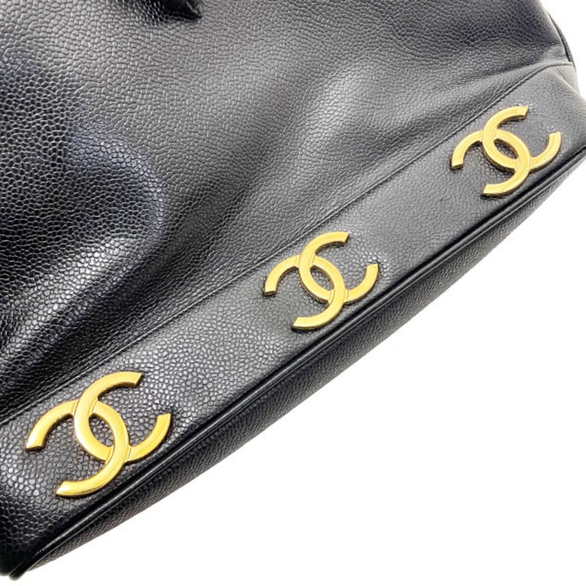 Chanel Black Grained Calfskin Pouch Shoulder Bag (Pre-Owned)