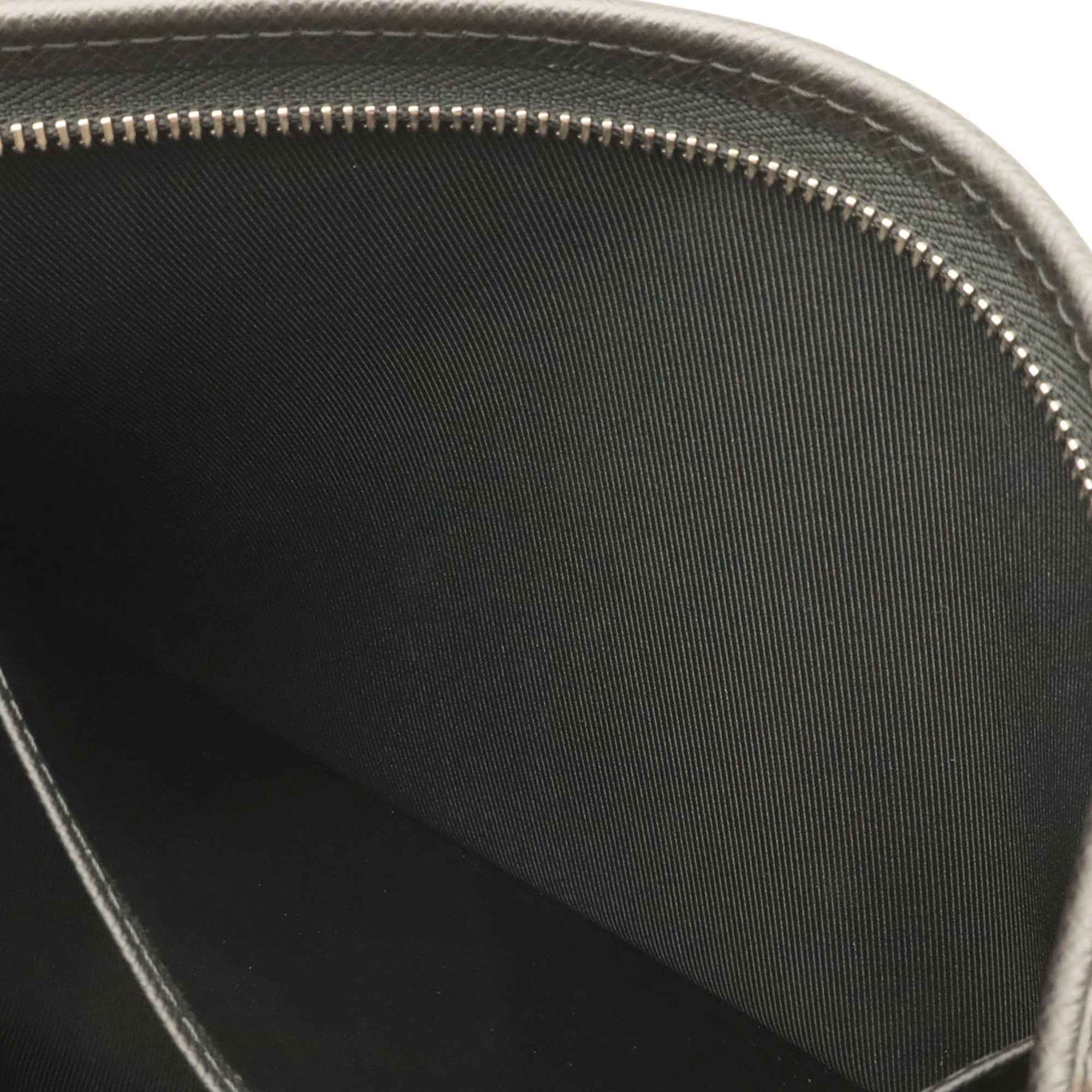 Louis Vuitton Noir Taiga Leather Leather Clutch Bag Pochette (Pre-Owned)