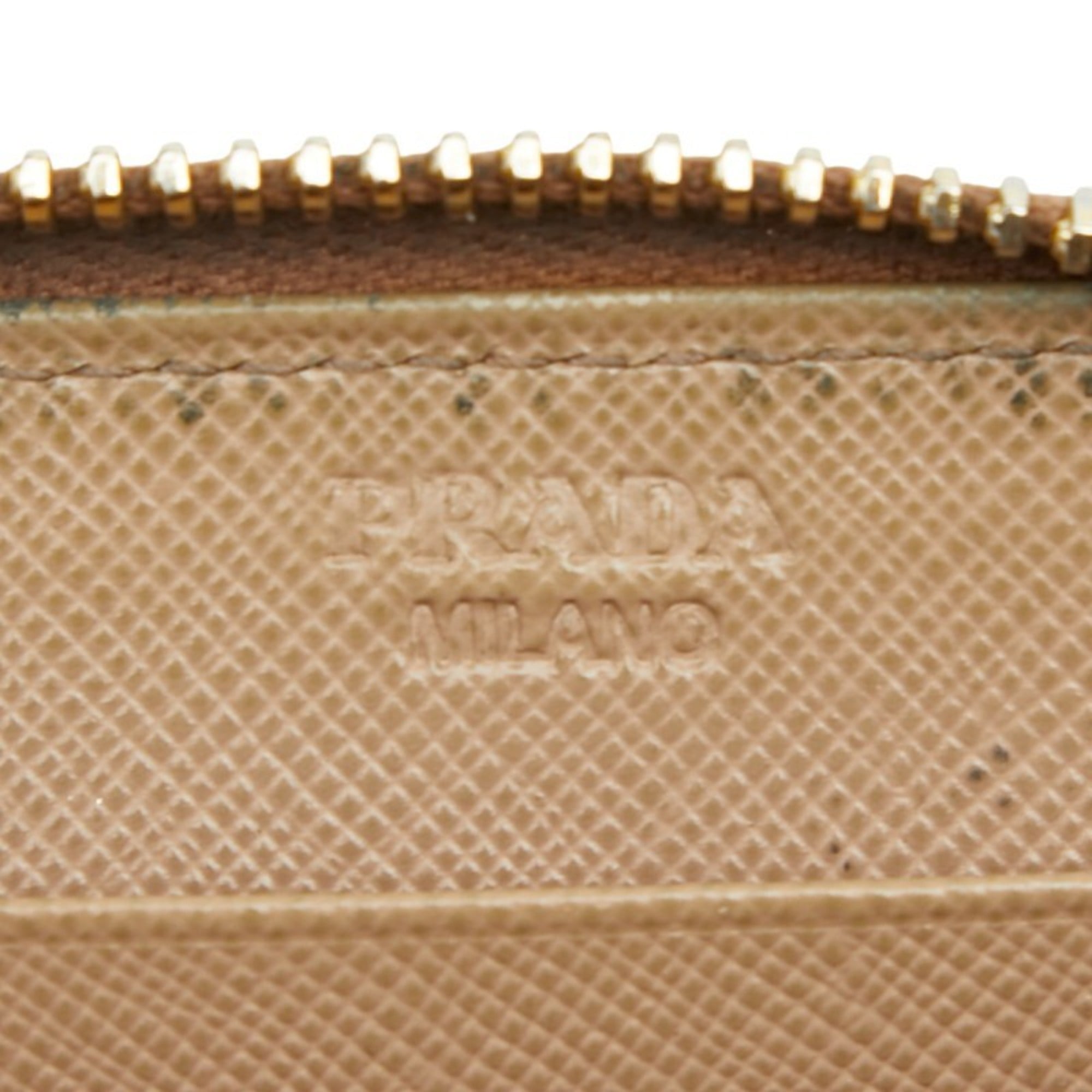Prada Beige Leather Coin Purse/Coin Case (Pre-Owned)