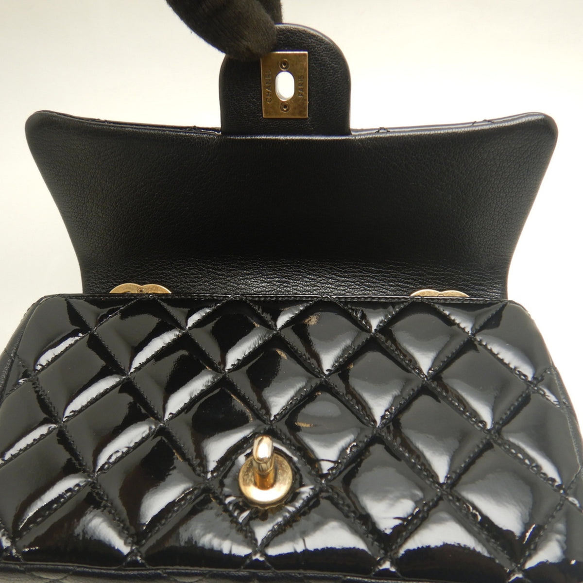 Chanel Matelasse Black Patent Leather Shoulder Bag (Pre-Owned)
