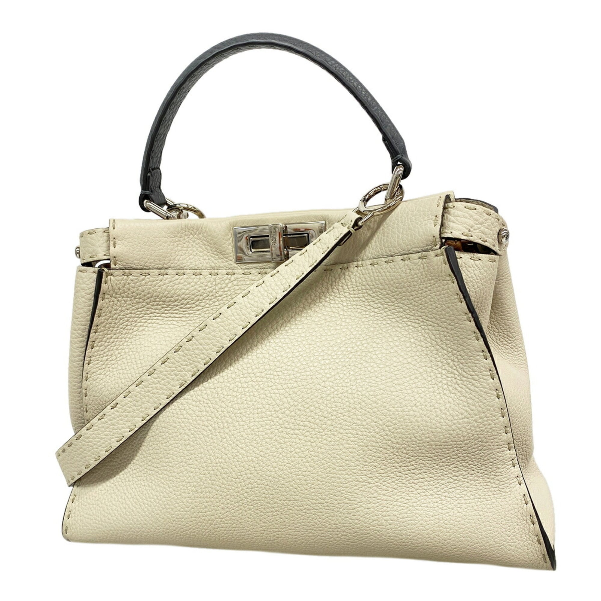 Fendi Beige Leather Handbag (Pre-Owned)
