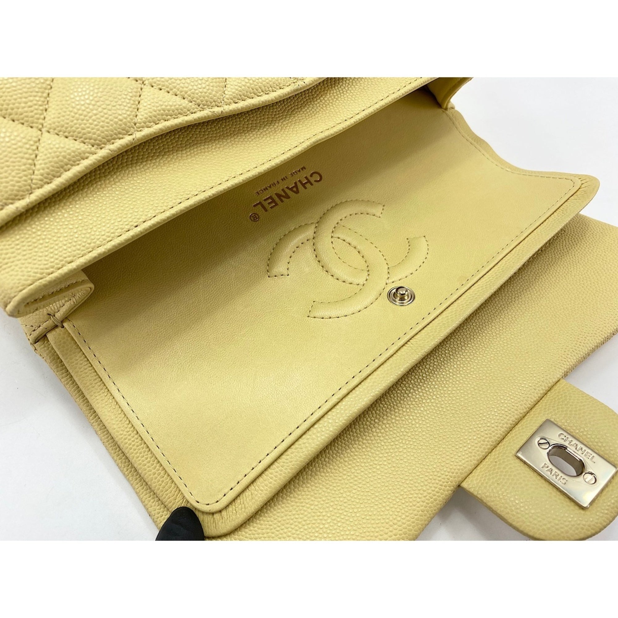 Chanel Matelasse Yellow Shoulder Bag (Pre-Owned)
