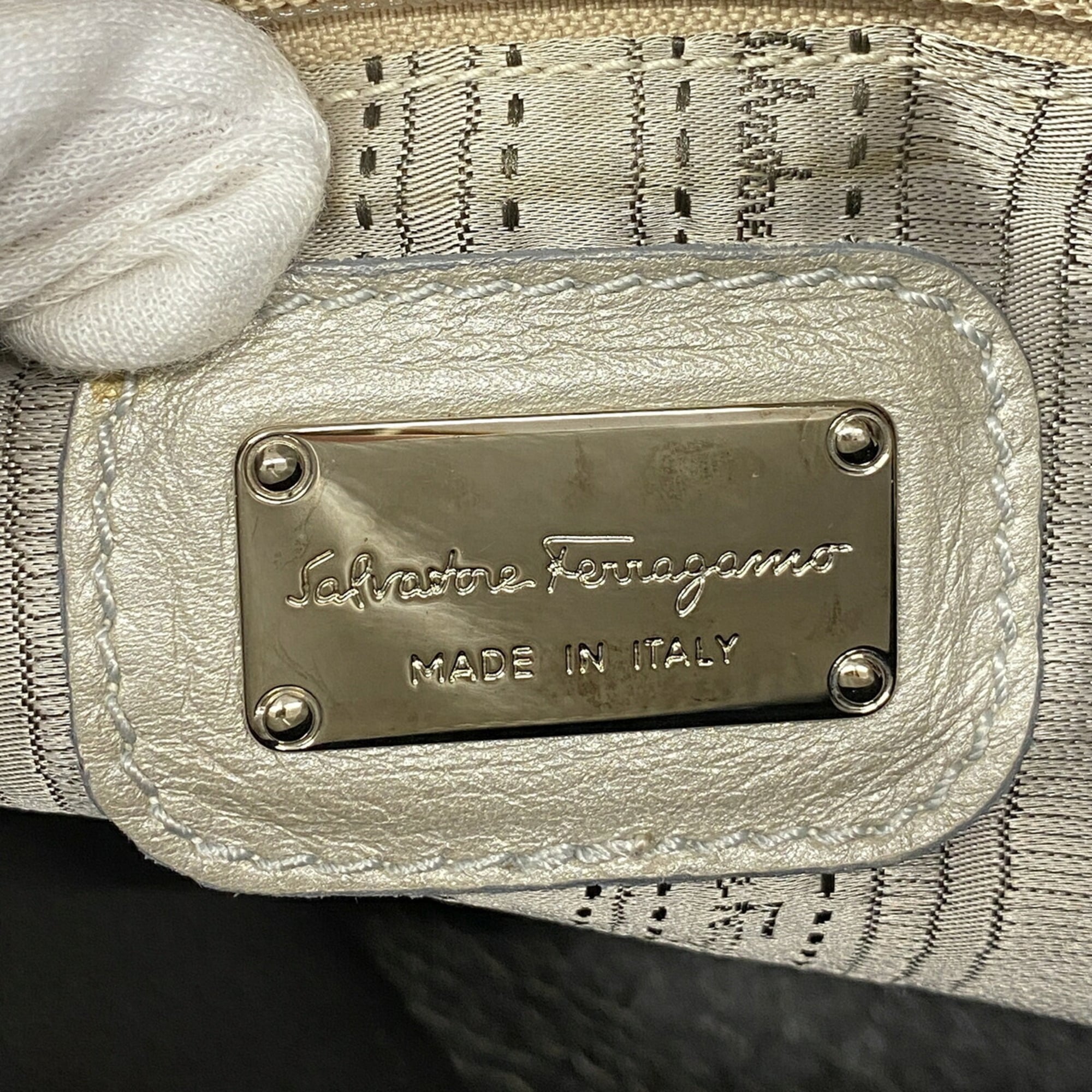 Salvatore Ferragamo Silver Leather Tote Bag (Pre-Owned)