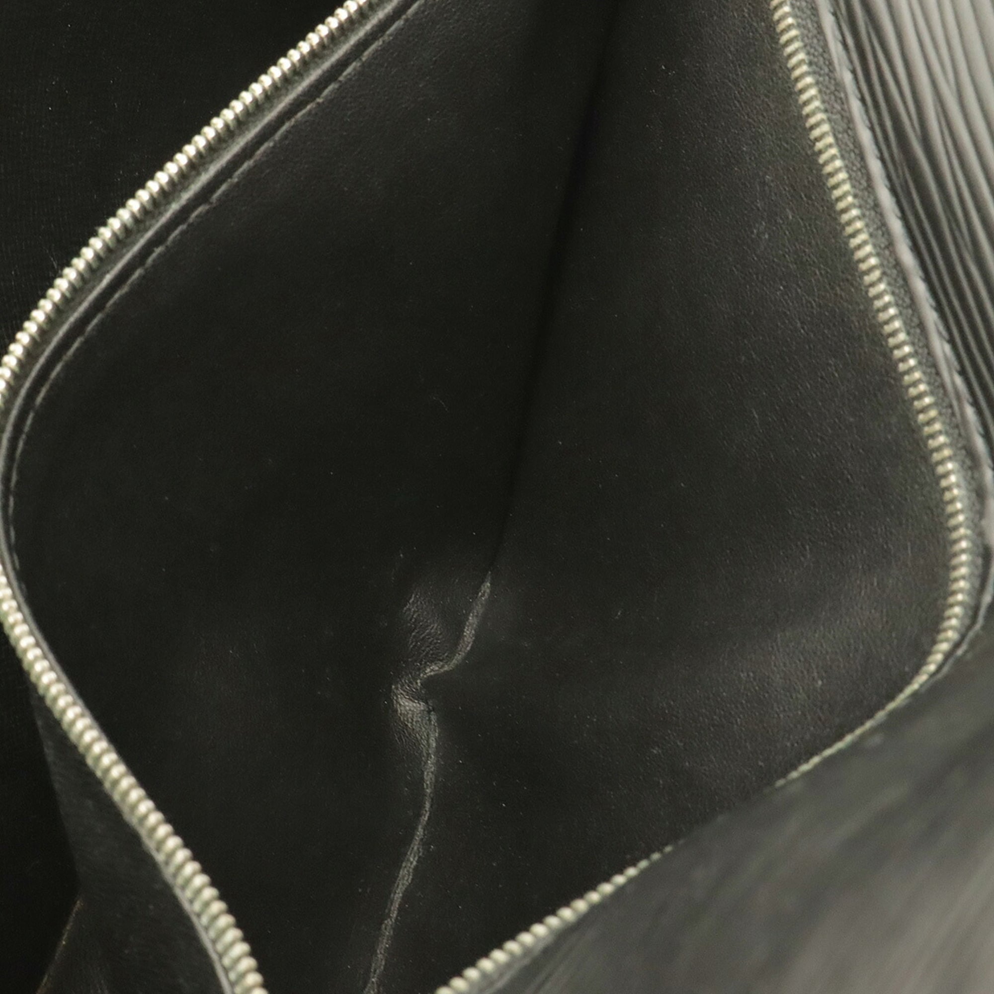 Louis Vuitton Black Noir White Epi Leather Pochette (Pre-Owned)